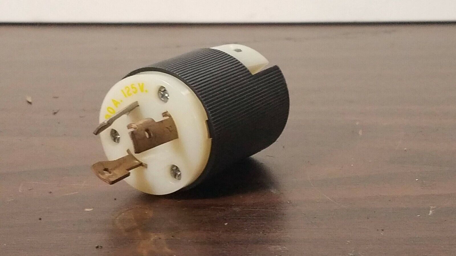 Hubbell HBL2611 Locking Plug, 30 amp, 125V, L5-30P, Black and White