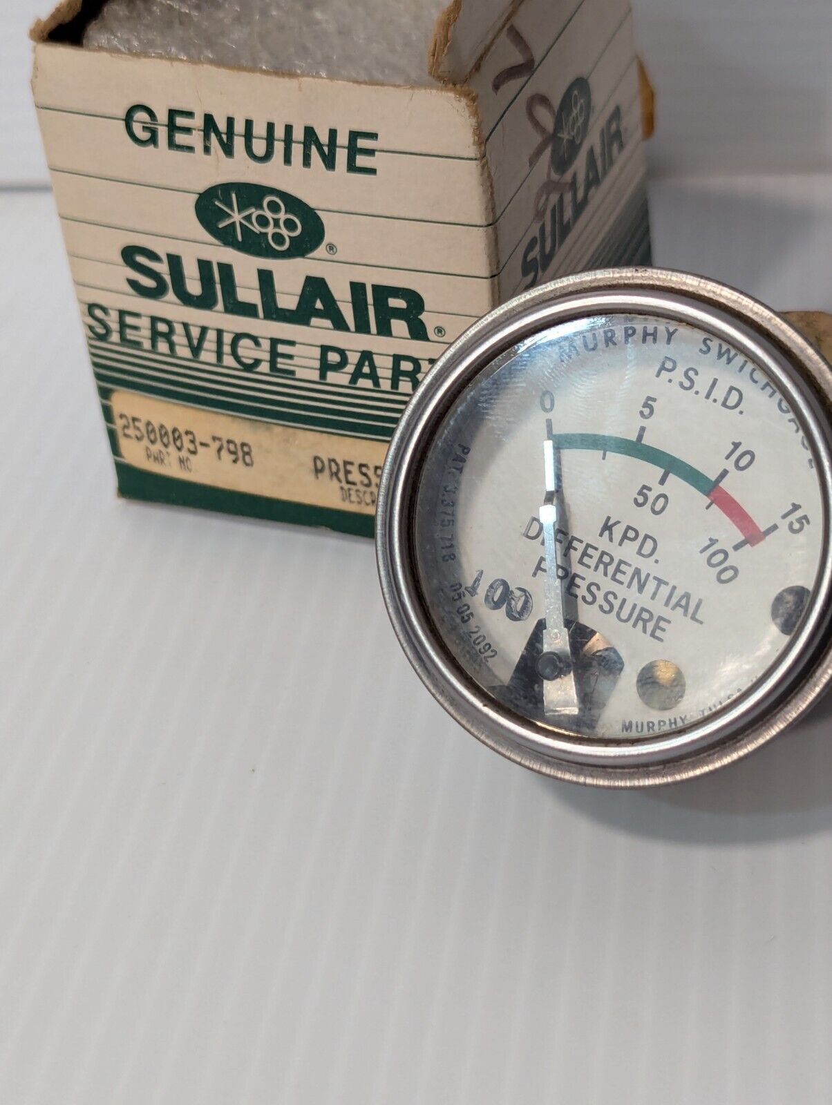 Sullair 250003-798 differential pressure gauge, new old stock - Free Shipping