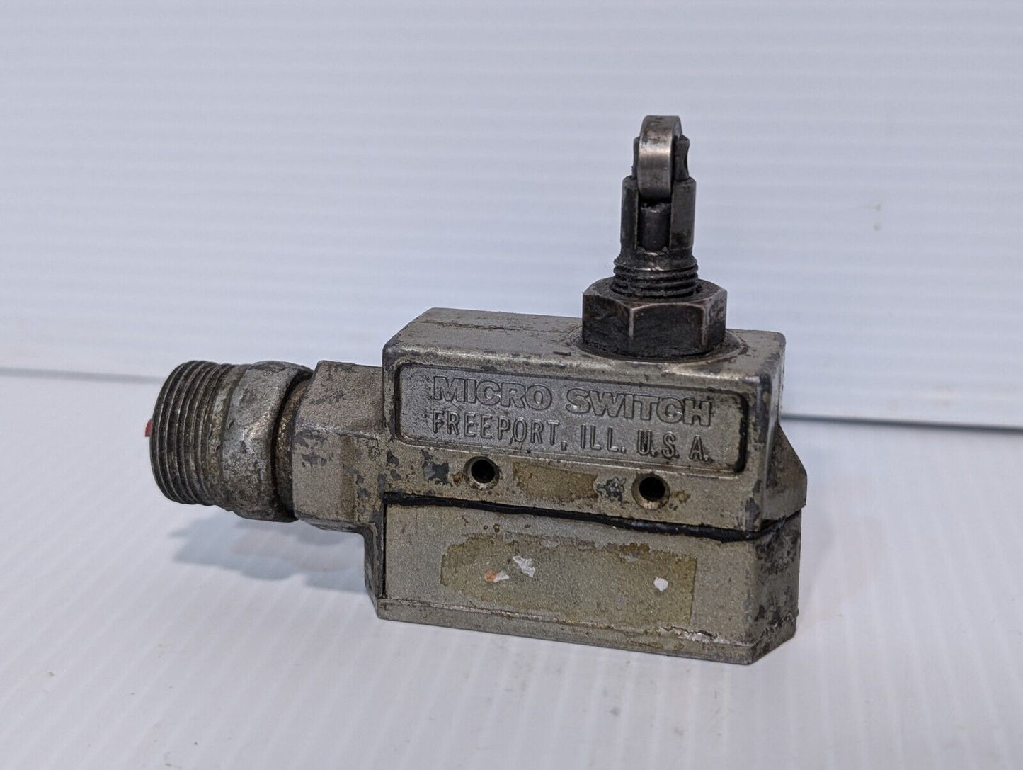 Yamatake Honeywell DTE6-2RQ9 Micro Switch/Limit Switch