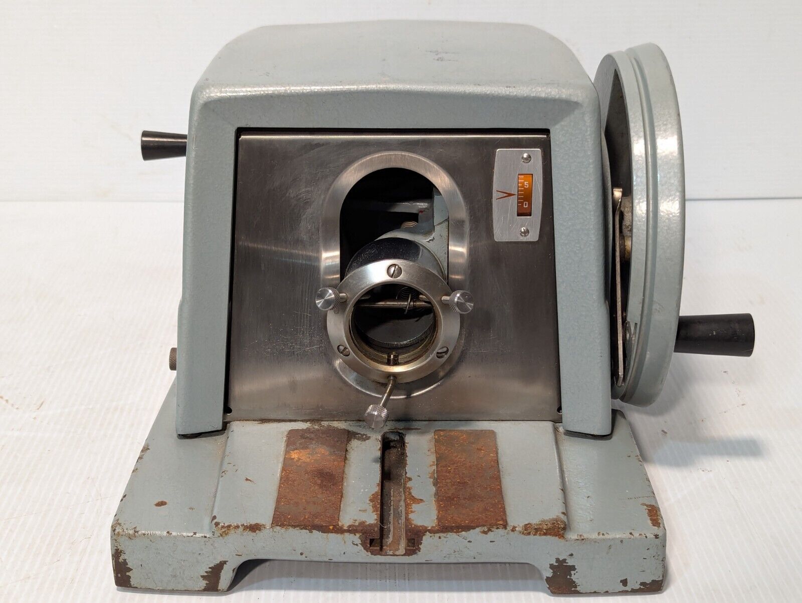 American Optical Spencer 820 Microtome -  Benchtop Manual Precision Rotary 