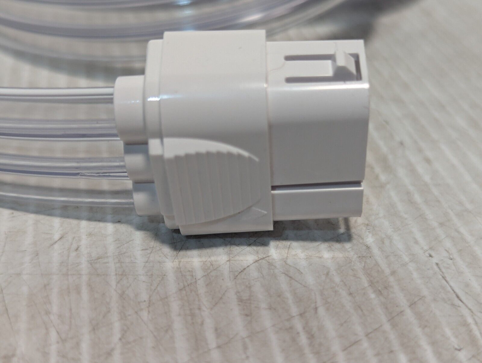 Kendall 9528 medical gas tubing with plugs as pictured, no box - Free Shipping