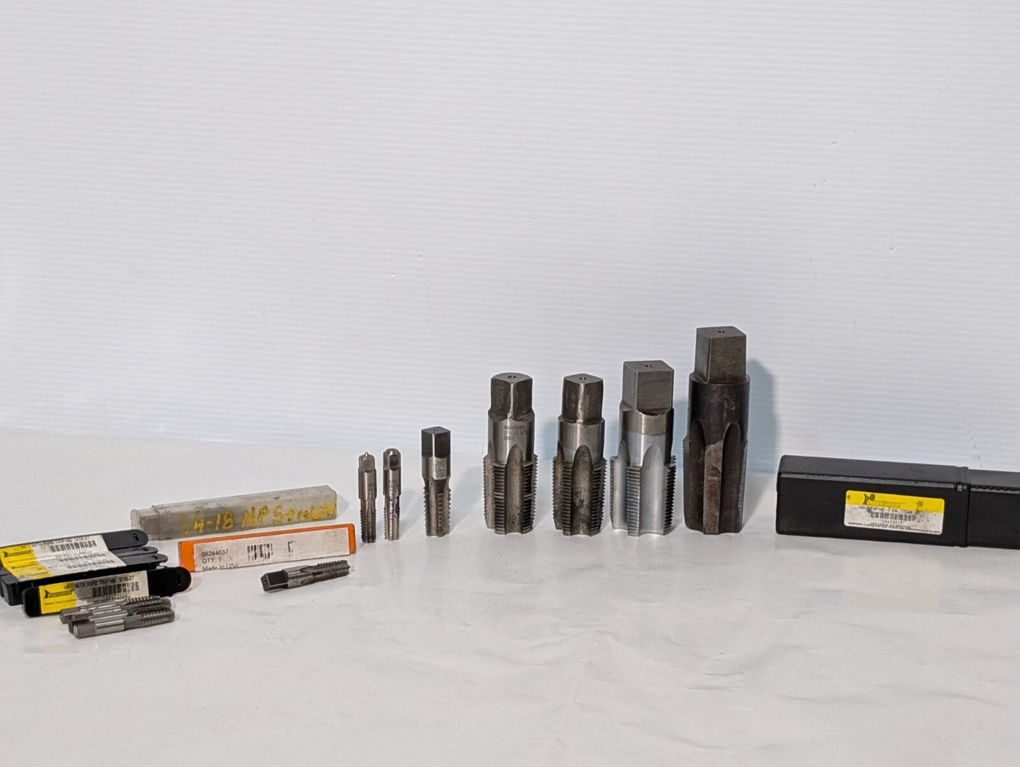(19) Pipe Taps and Dies, Interstate Hertel Sossner Netco, See photos for specs.