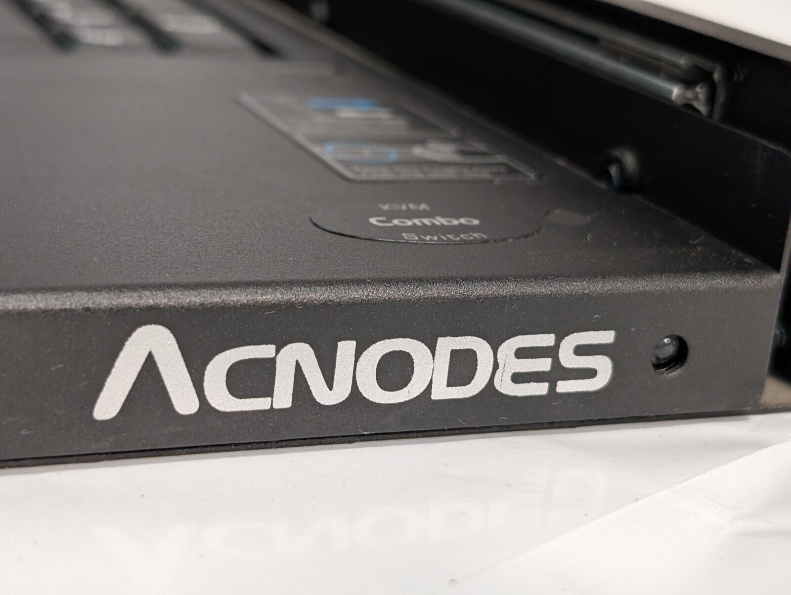 Acnodes MKD6117 Rack Mount Drawer, LCD Monitor, Full HD, KVM 8-Port Combo Switch