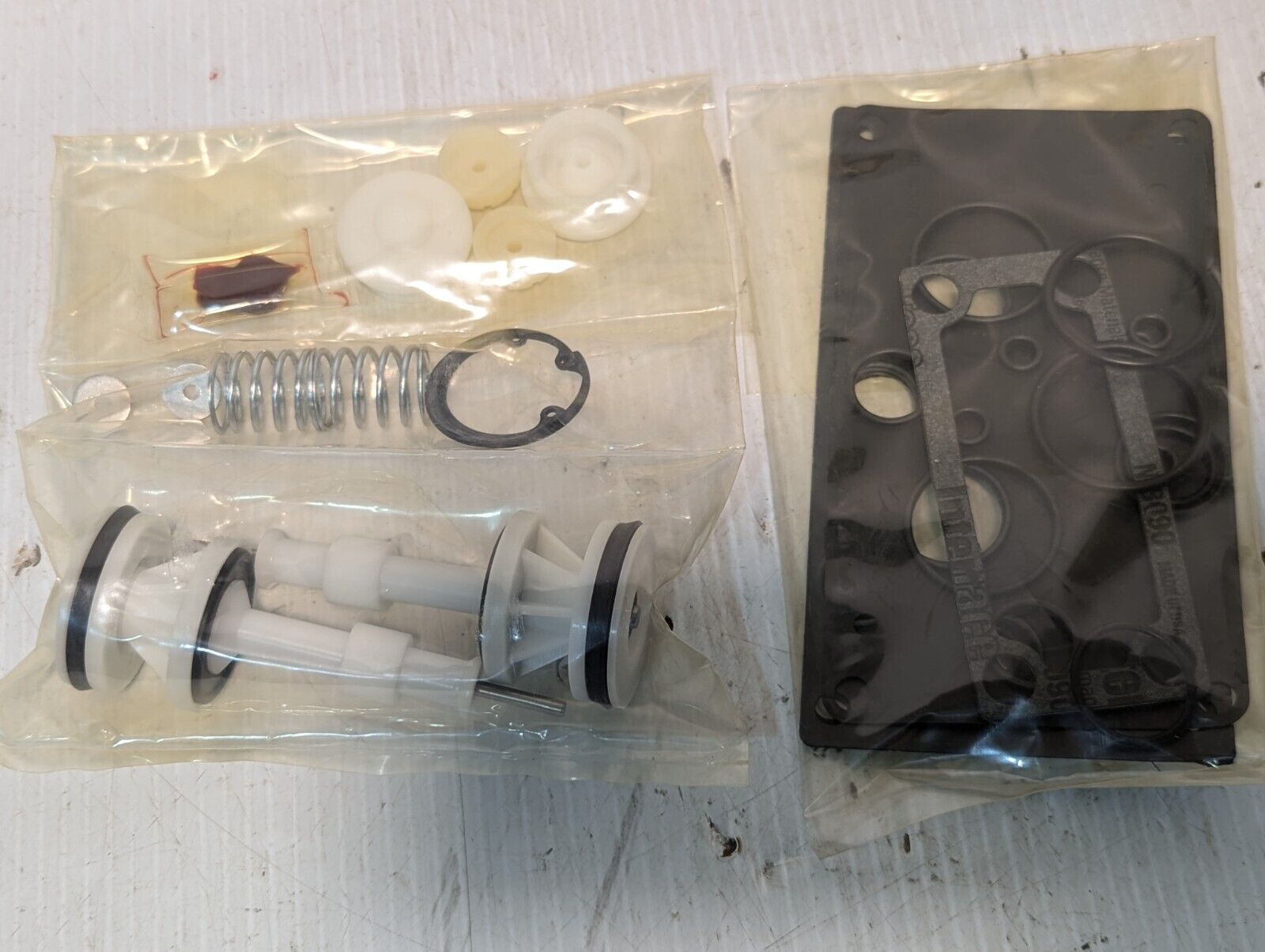 Ross 428K77 Valve Body Service Kit, Basic Size 8, 35 Series -Free Shipping-