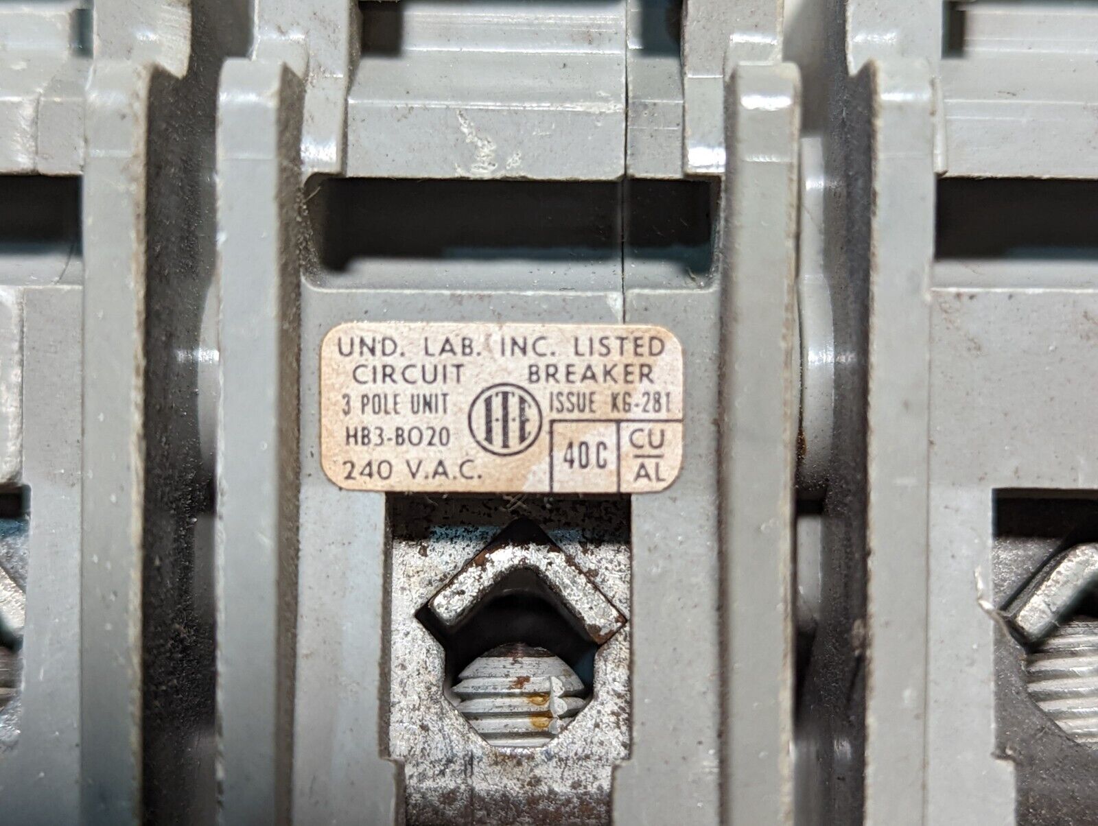 ITE HB3-BO20 circuit breaker, 20A, 240VAC, 3 pole, HB3-B020