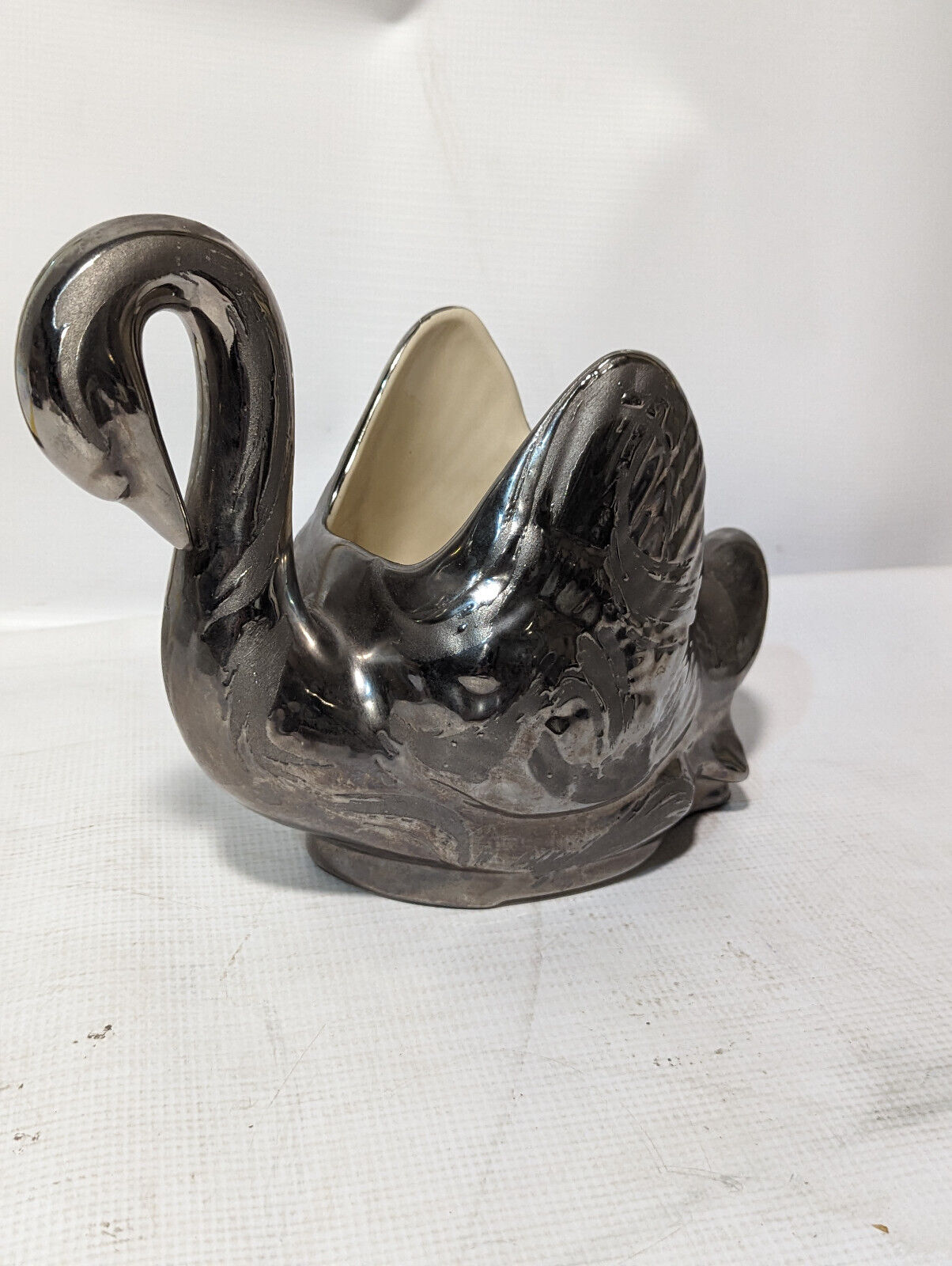 Swetye Salem Ohio Beautiful Painted Swan Planter 9 x 8in