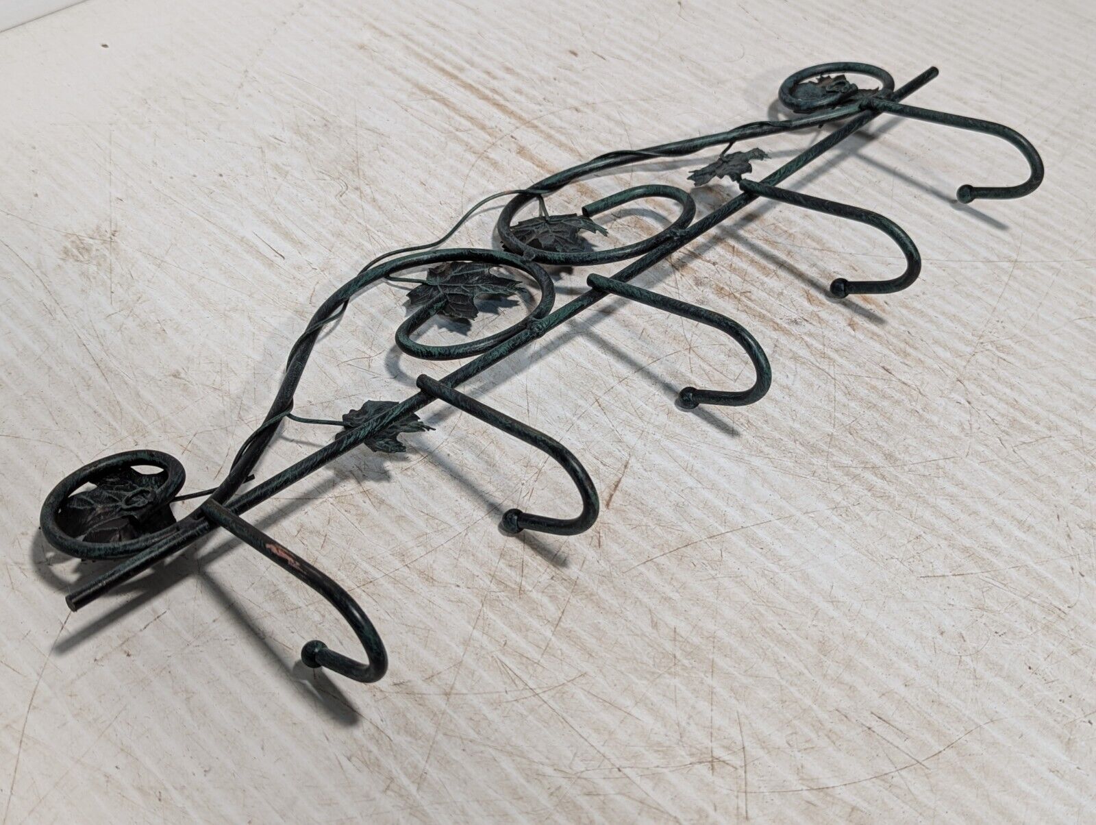 Vtg Beautiful Fall Leaves Twisted Wrought Iron Keys Holder 5 Hooks - Free Ship