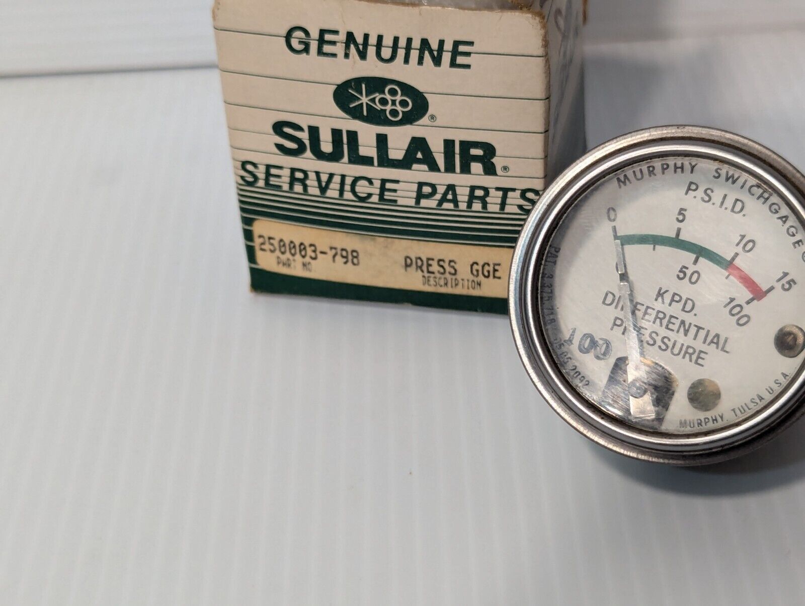 Sullair 250003-798 differential pressure gauge, new old stock - Free Shipping