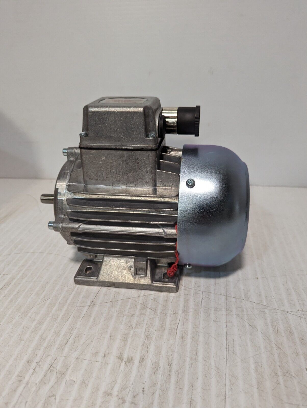 LENZE 13.750.65.1.3.0 3 PHASE ASYNCHRONOUS MOTOR 230V 022324516 - Free  Shipping