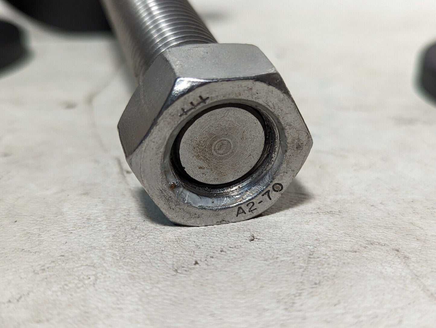 Lot of four threaded feet, 20 mm diameter, 180 mm tall