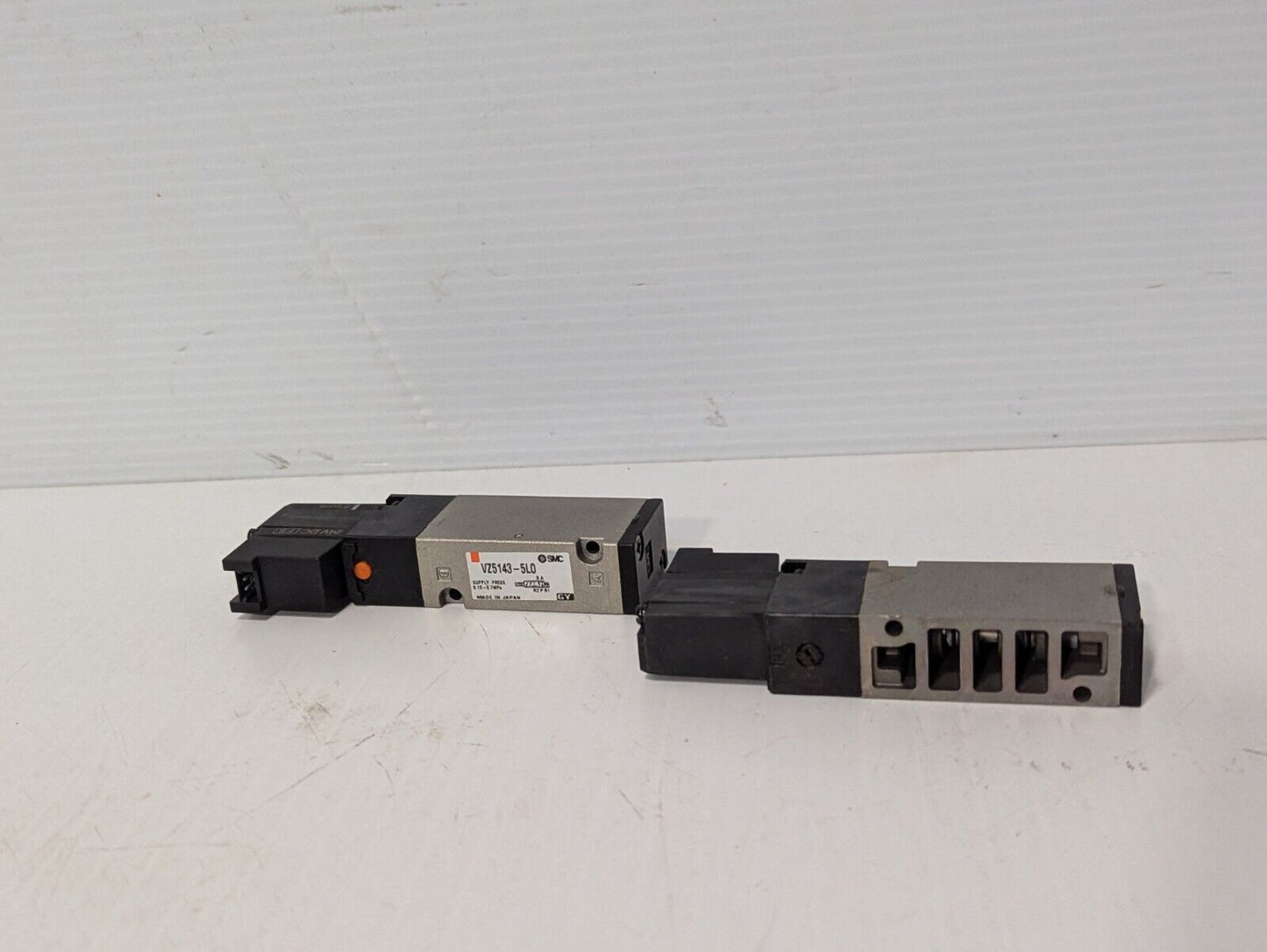 SMC VZ5143-5L0 Solenoid Valve, 24vdc, 5 Port, 0.15 - 0.7 MPa - Free Shipping