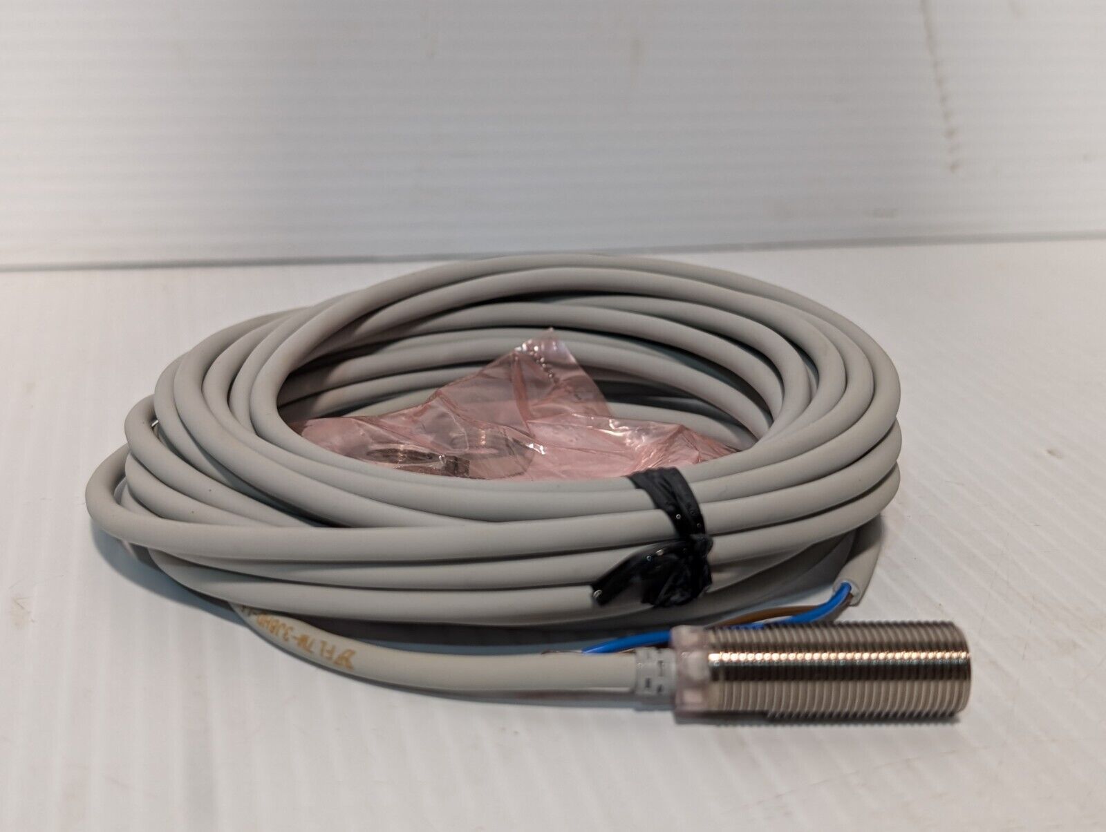 azbil FL7M-3J6HD-L5 Proximity Switch Sensor DC 2Wire, Yamatake FL7M3J6HDL5