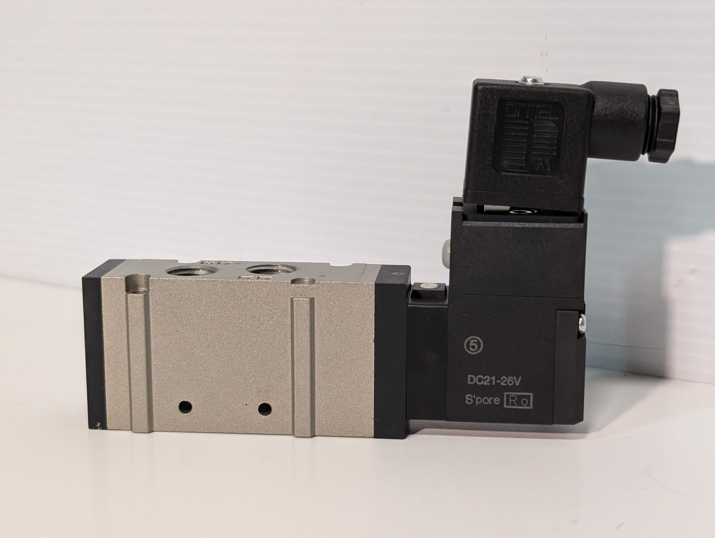 SMC VFS2120-5DZ-02T Solenoid Valve, TVFS2B26, 21-26VDC, VFS2000 Series