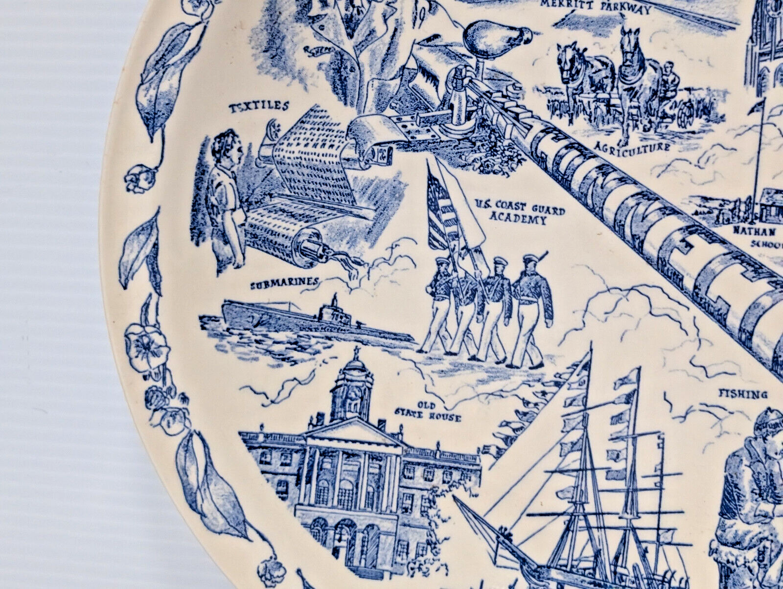 Vintage Vernon Kilns Hartford, Connecticut Souvenier Collector Plate 1930s