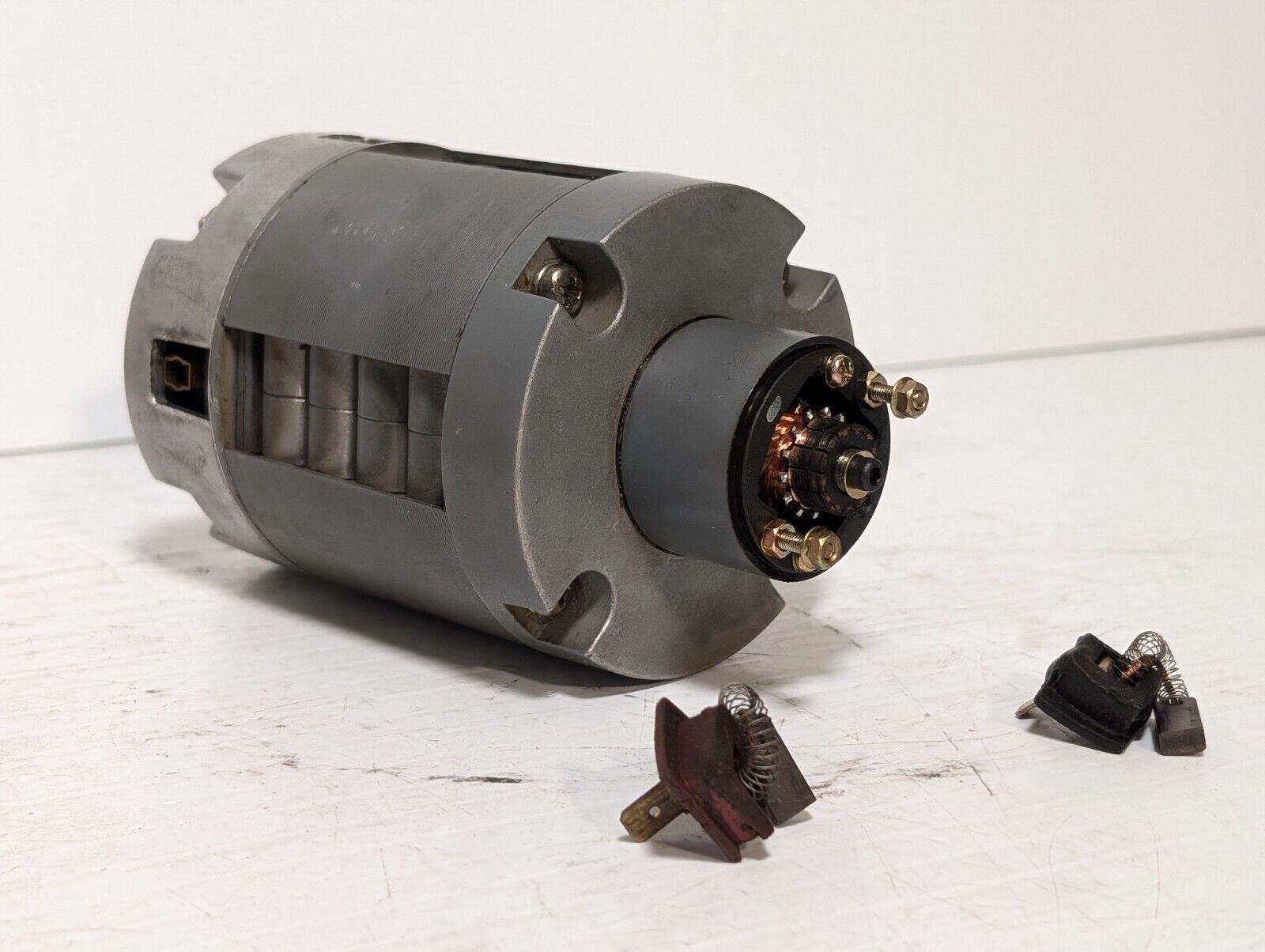 Yaskawa ABB UGTMEM-06LBB31 Minertia Servo Motor Mini Series