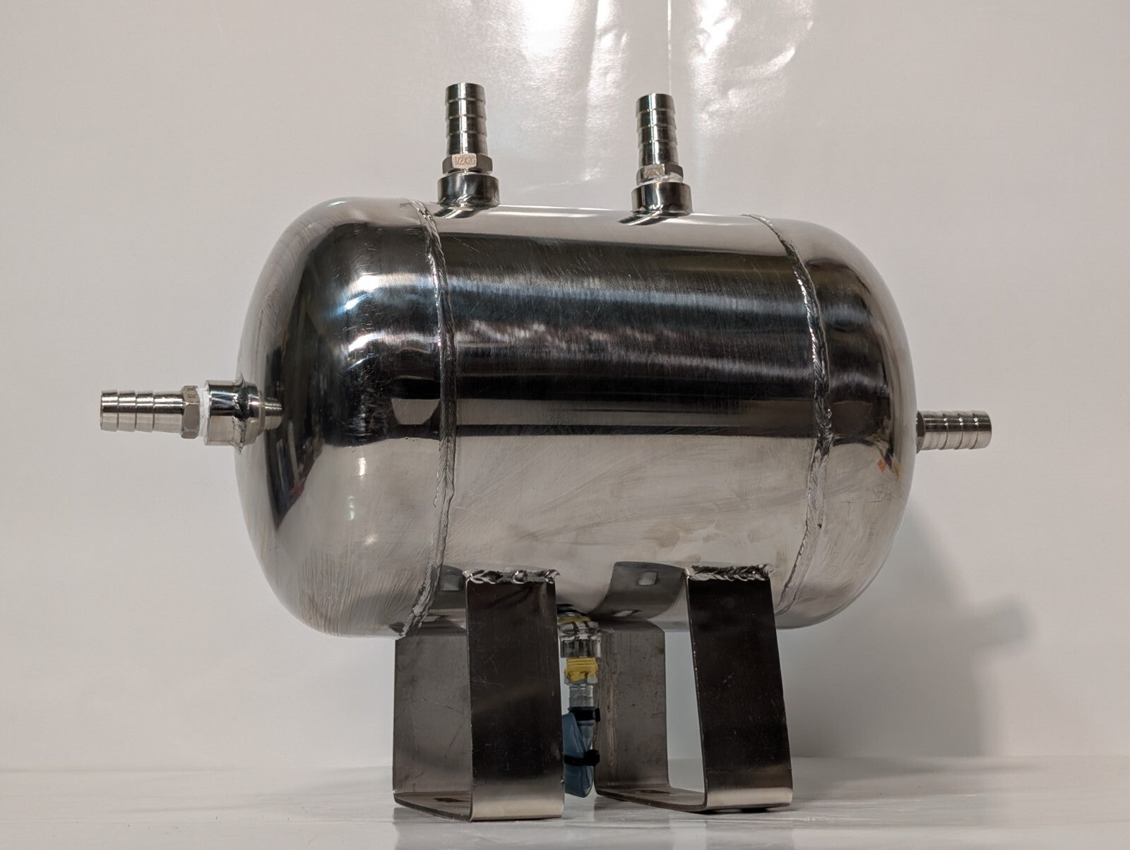 Stainless Steel Gas Storage Air Reservoir Can 4-Port High Pressure, likely 5L