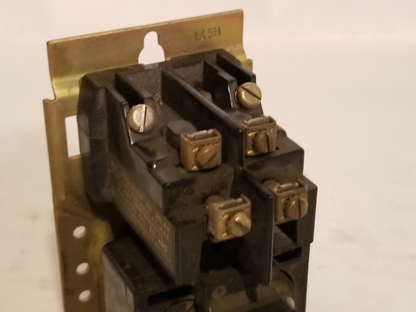 Allen Bradley 700-BR-200 Relay 10A Non-inductive with coil 76A86 120V 60Cy