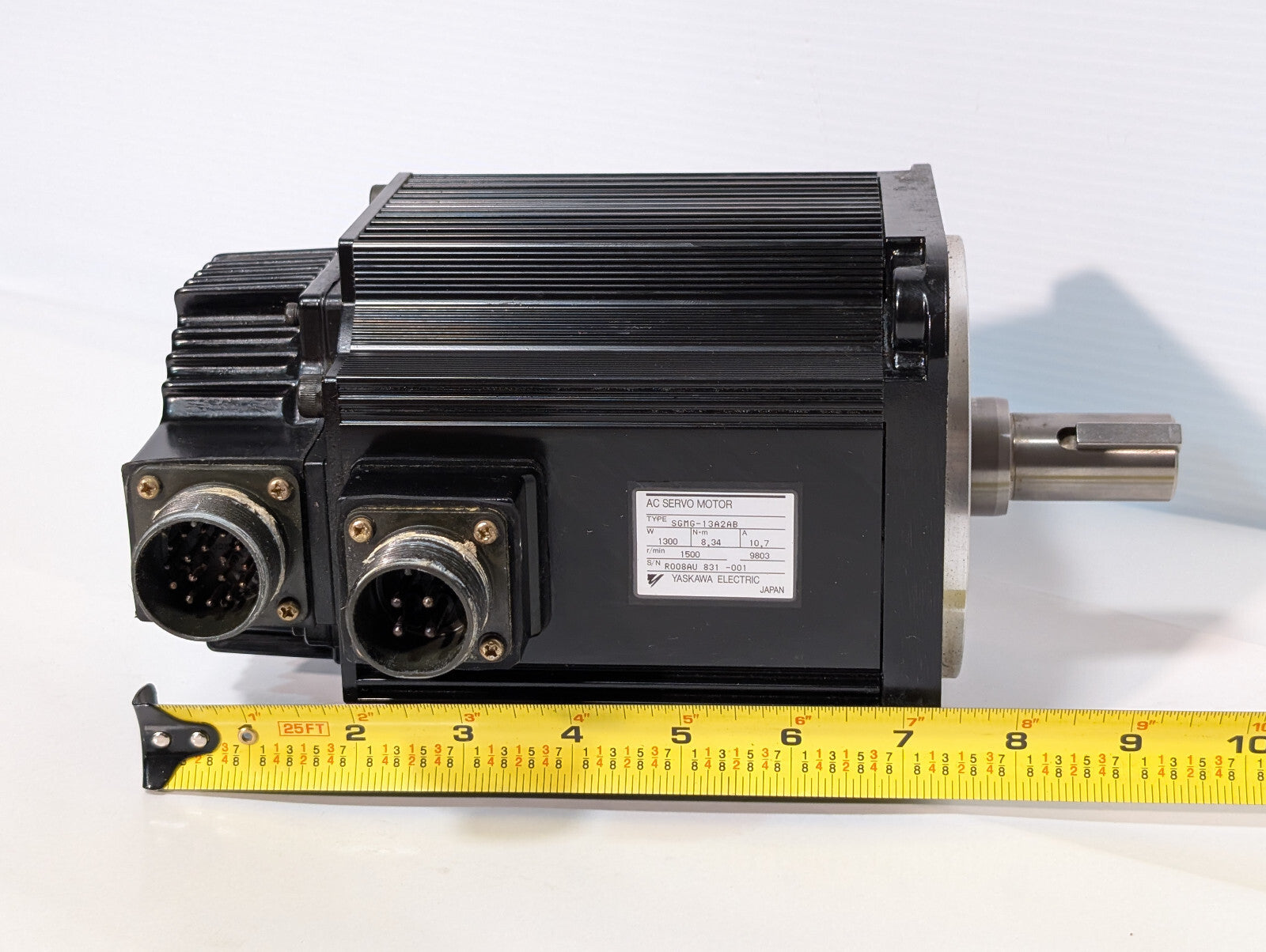 Yaskawa Electric SGMG-13A2AB AC Servo Motor W1300 N.M 8.34, A10.7, 1500RPM, 9803