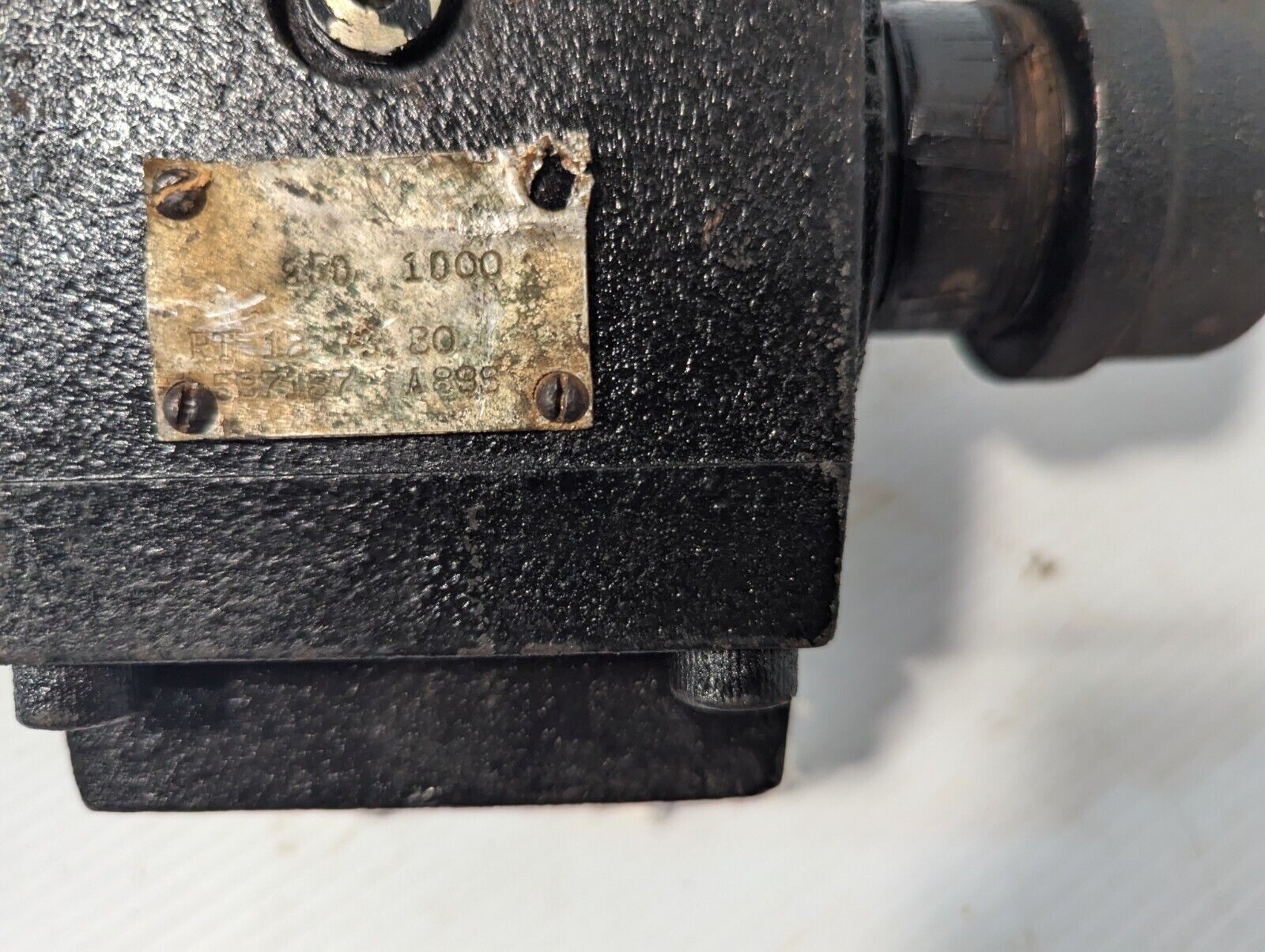 Vickers RT 12 B3 30 pressure control valve, 250-1000PSI range - Free Shipping