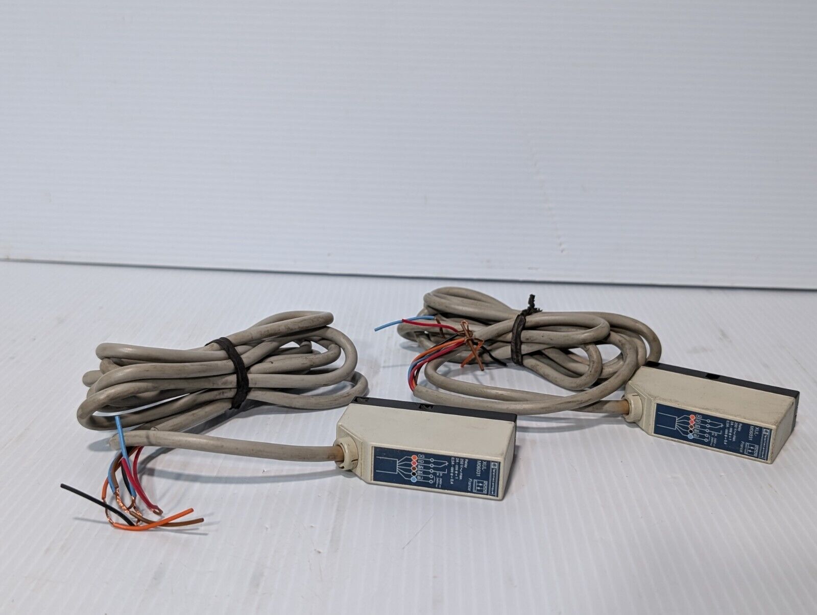 Telemecanique XUL-M06031 Photoelectric Sensor, 250 V Max, as pictured