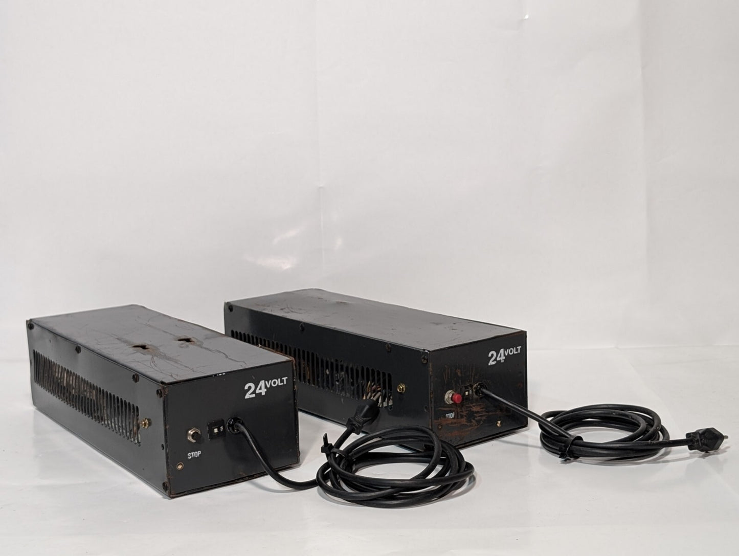 [1] Raymond SVR24251205/6 24 Volt GNB Pallet Pro Battery Charger