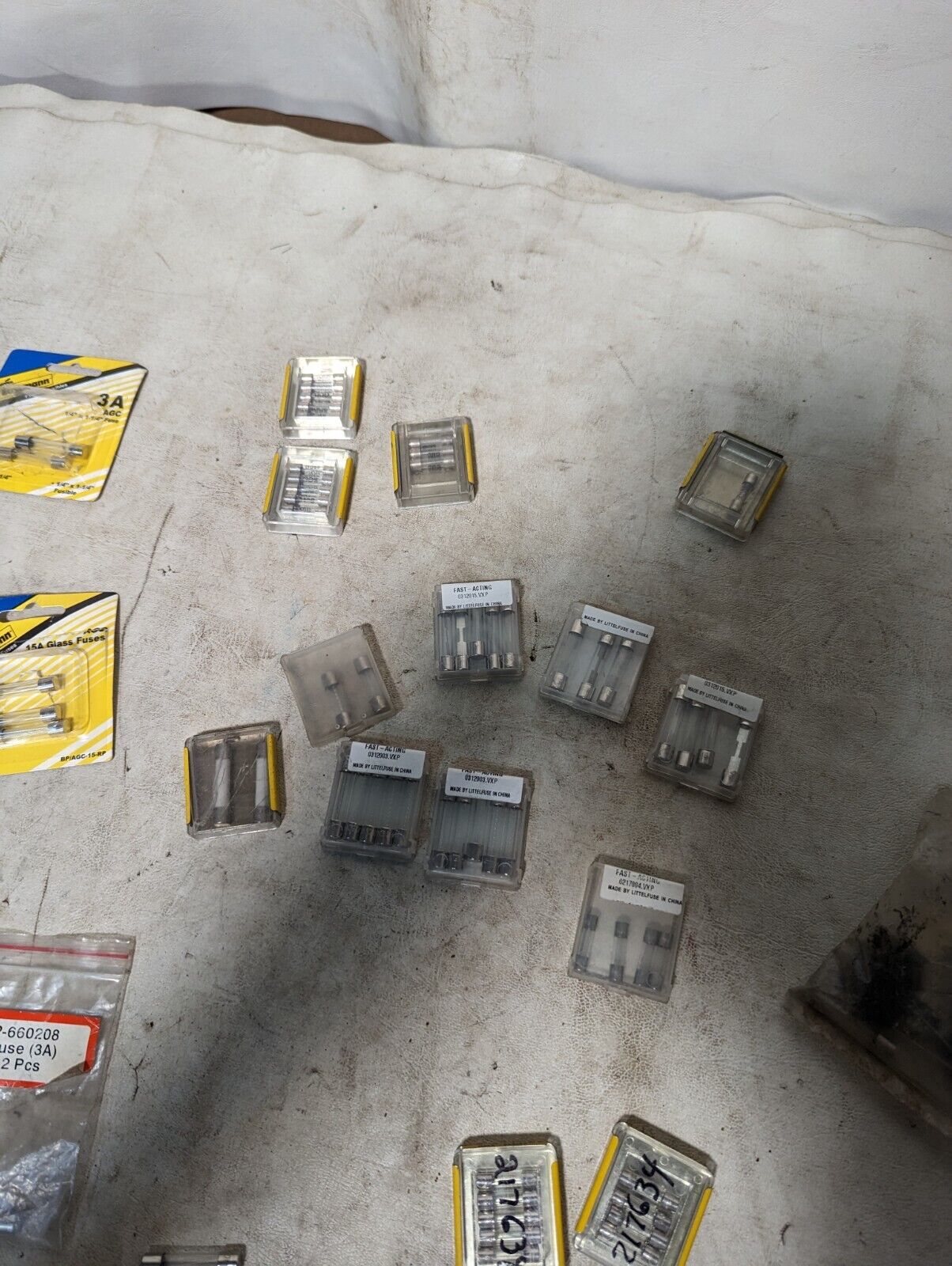Lot of 100+ fuses: AGC10, AGC15, AGC3, GDB-16A, GMD-3A, 312003P, GMA-500MA, and 