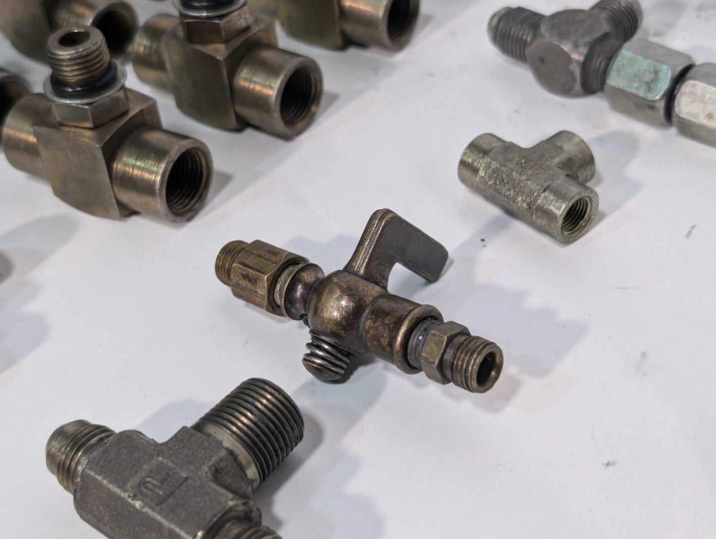 (33) Swivel Nut, Steel Flare, Compression Tee Branch Fittings