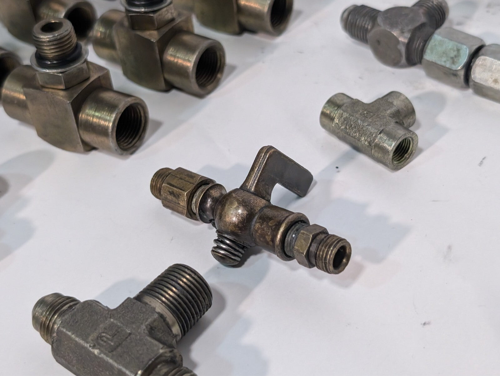 (33) Swivel Nut, Steel Flare, Compression Tee Branch Fittings