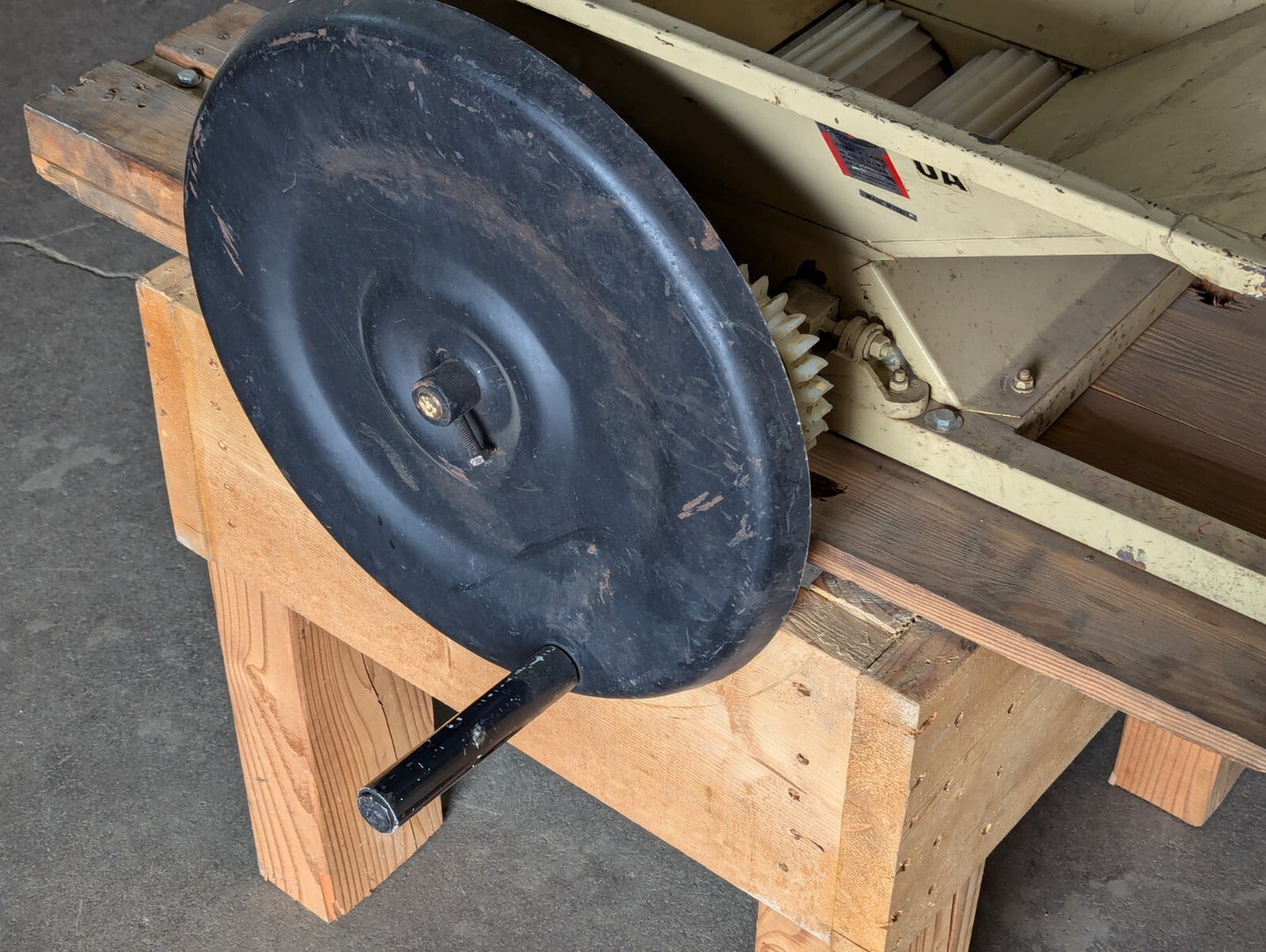 Steel Fruit Crusher with Stand for Pulping, Mashing, Grinding for Wine / Cider