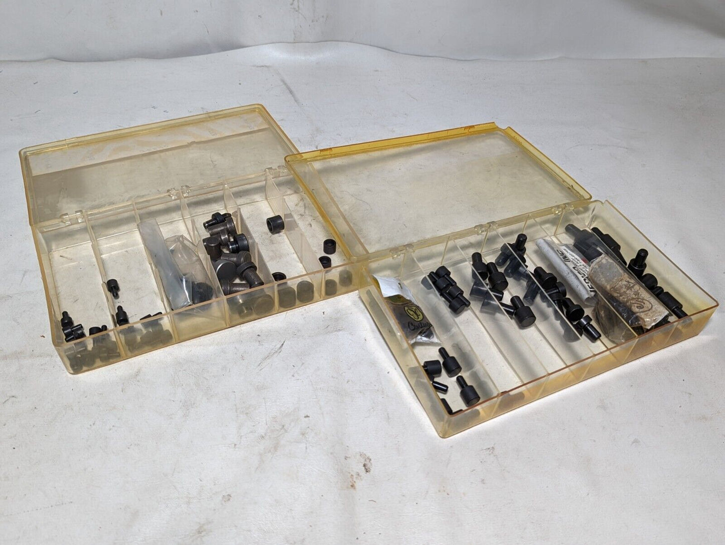 Lot of Jerico rest buttons, two bins, CL-12-RB, CL-13-RB, CL-1-JRB, CL-00-JRB