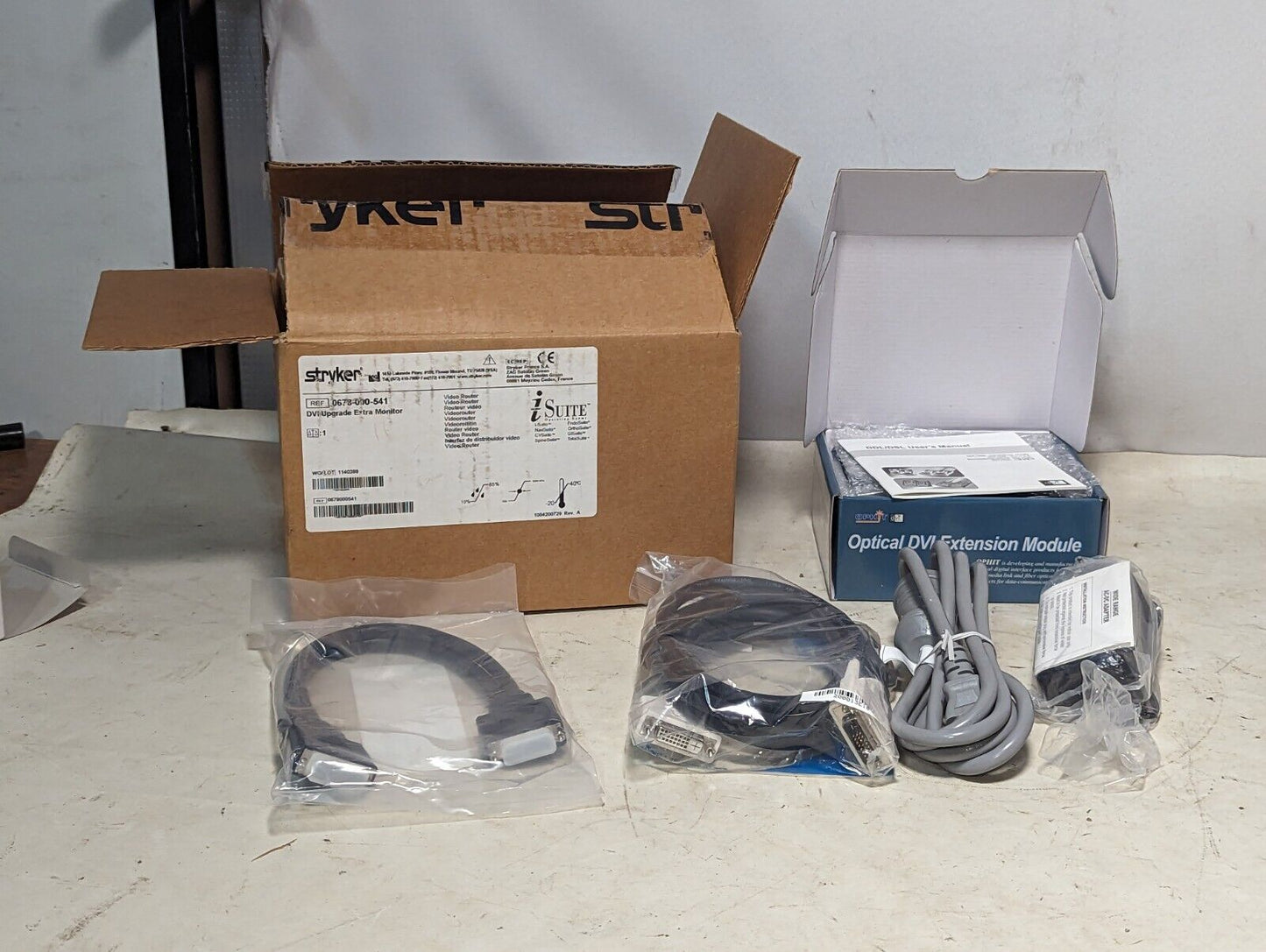 Stryker 0678-000-541 DVI Upgrade Extra Monitor Video Router - Complete
