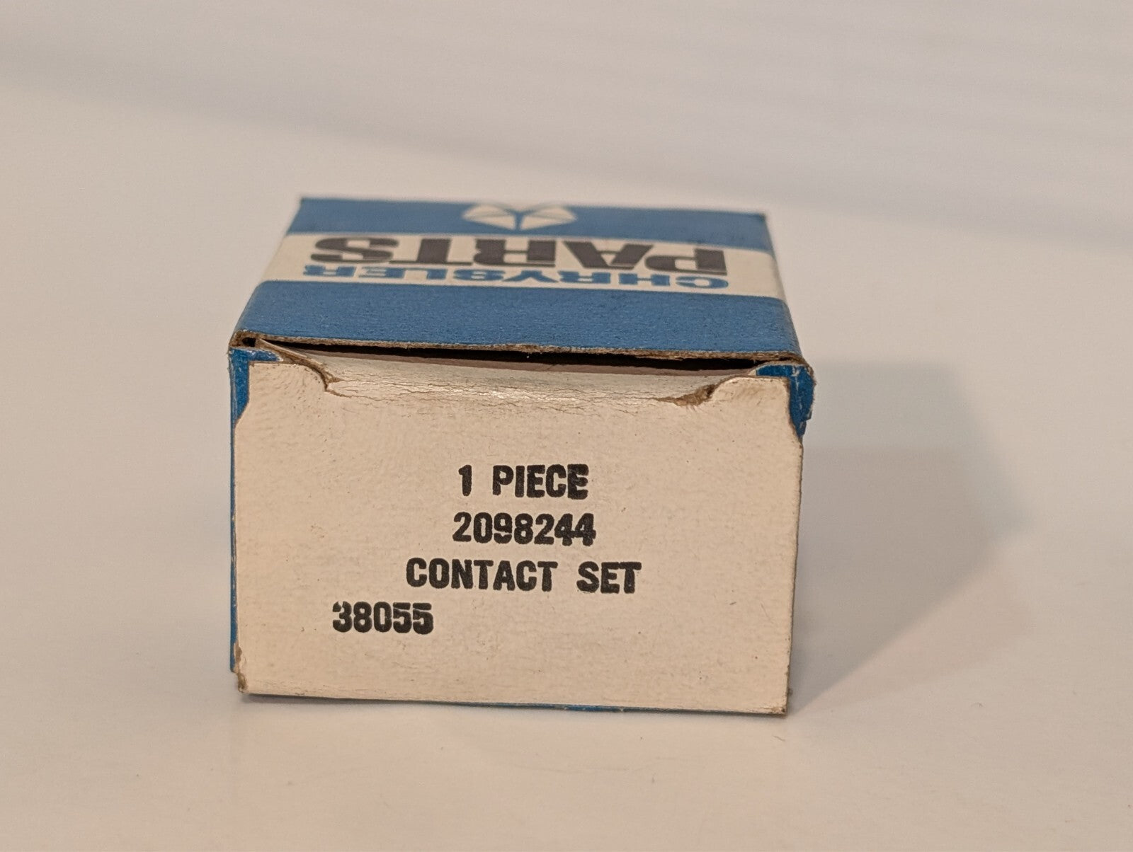 (2) Chrysler (Dodge, Plymouth) 6 Cylinder Distributor Contact Points 2098244