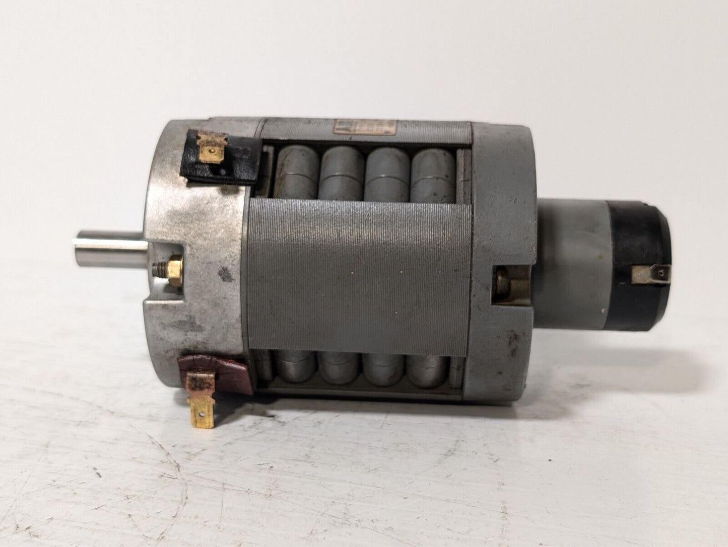 Yaskawa ABB Minertia UGTMEM-06LBB41 DC Tachometer Generator Servo Motor TG-7SVC