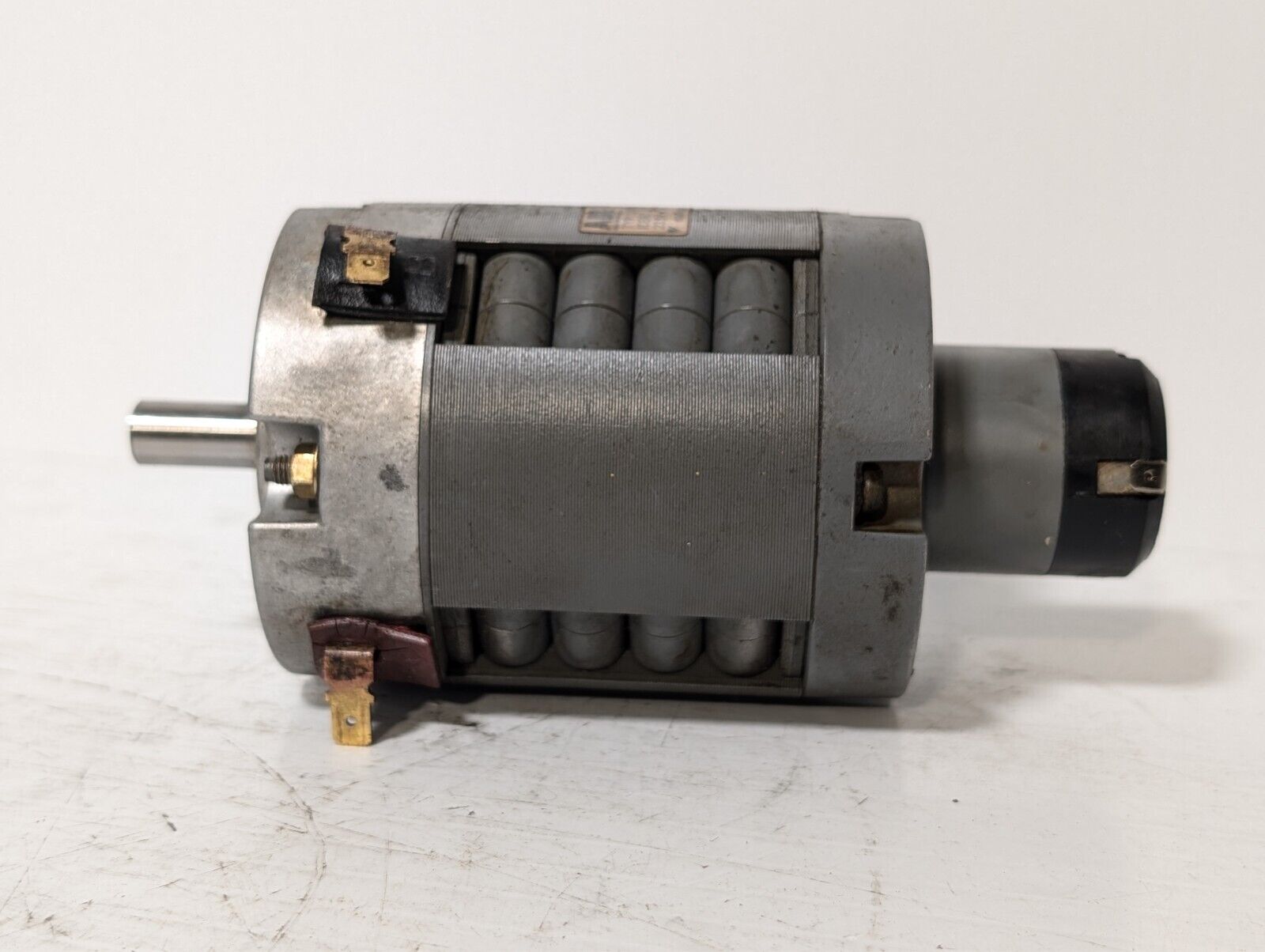 Yaskawa ABB Minertia UGTMEM-06LBB41 DC Tachometer Generator Servo Motor TG-7SVC