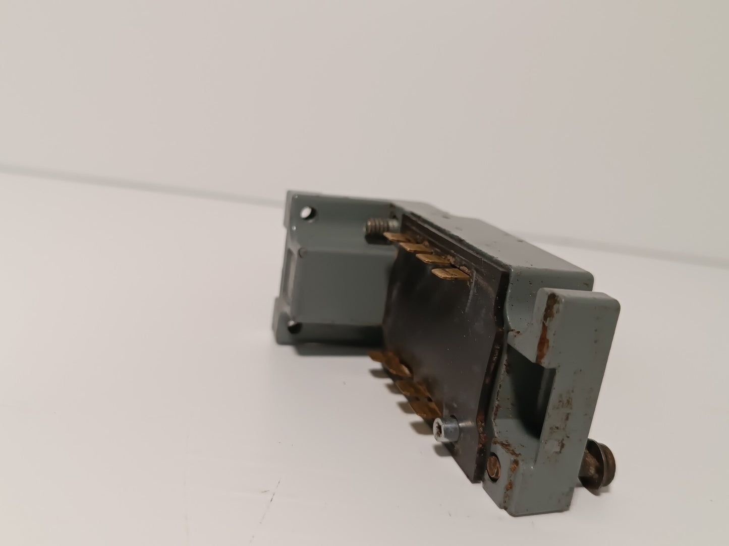 Square D 9007CO68 Limit Switch Plug In Unit 10A 600V DPDT 2NO 2NC