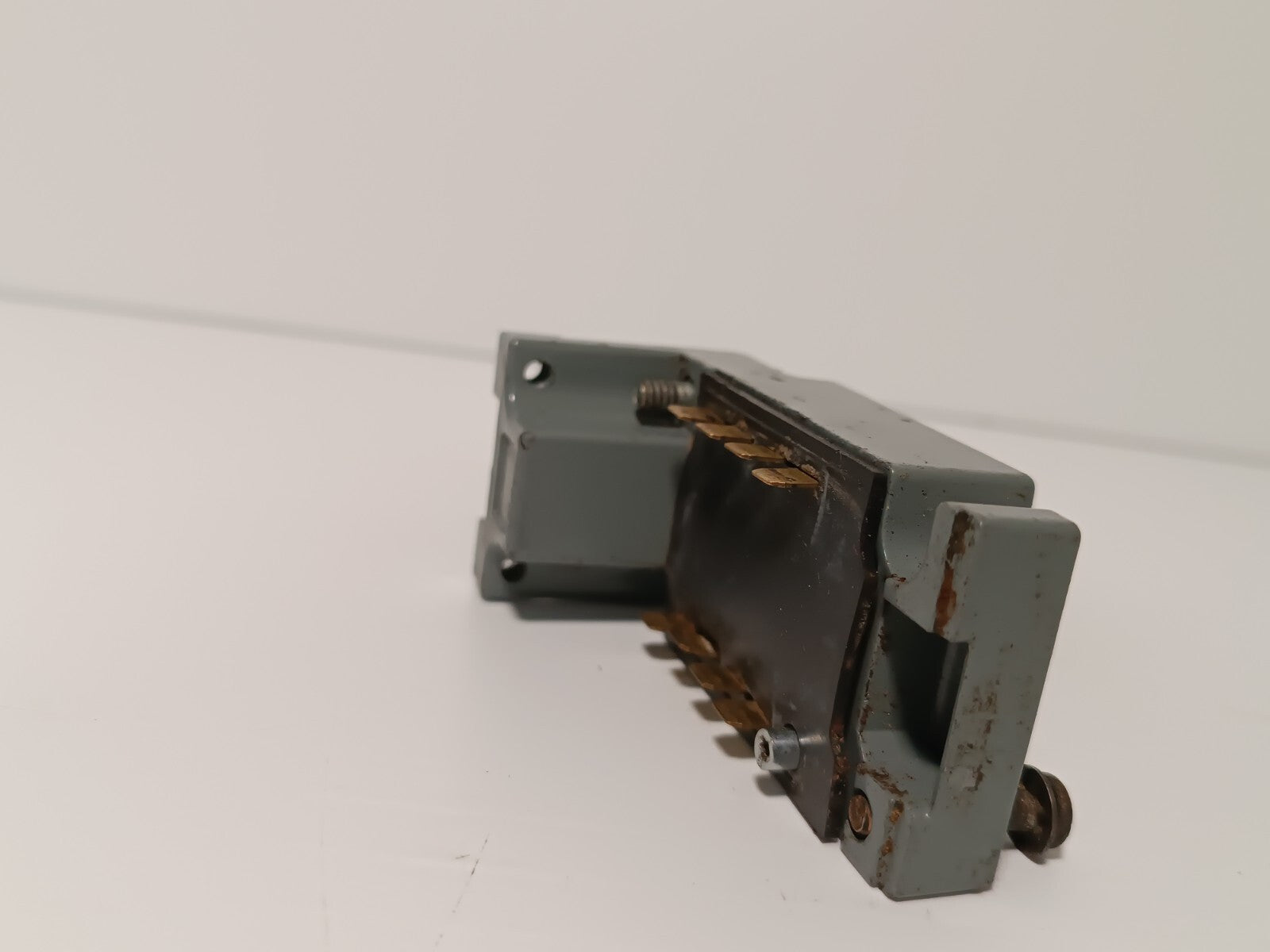 Square D 9007CO68 Limit Switch Plug In Unit 10A 600V DPDT 2NO 2NC