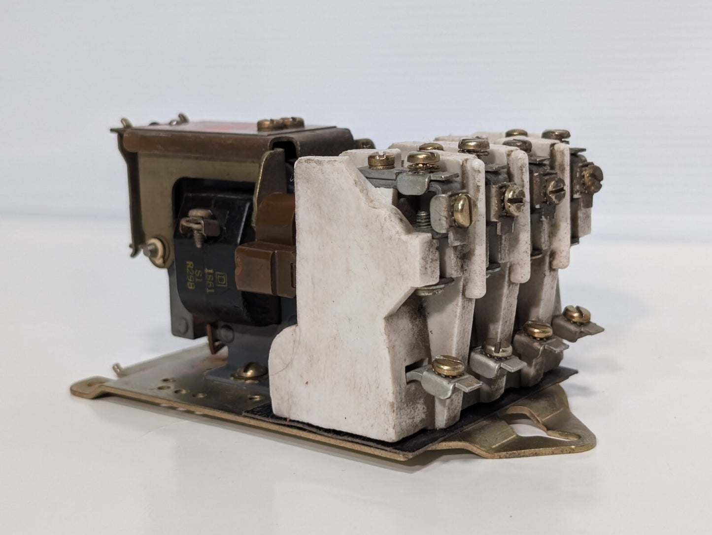 Square D 8501BH031 Machine Tool Relay, Series A, 600vac Max, 15A, Form Y35