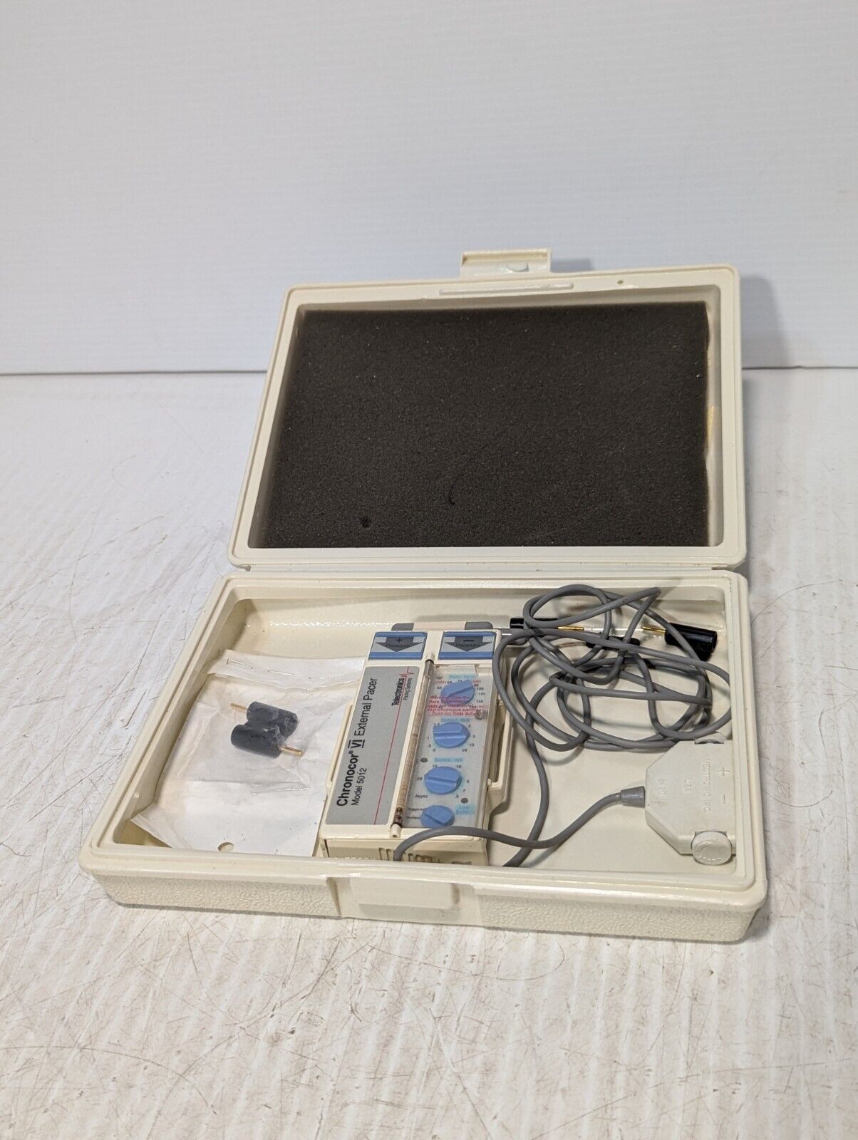 Telectronics Model 5012 Chronocor VI External Pacer - Free Shipping