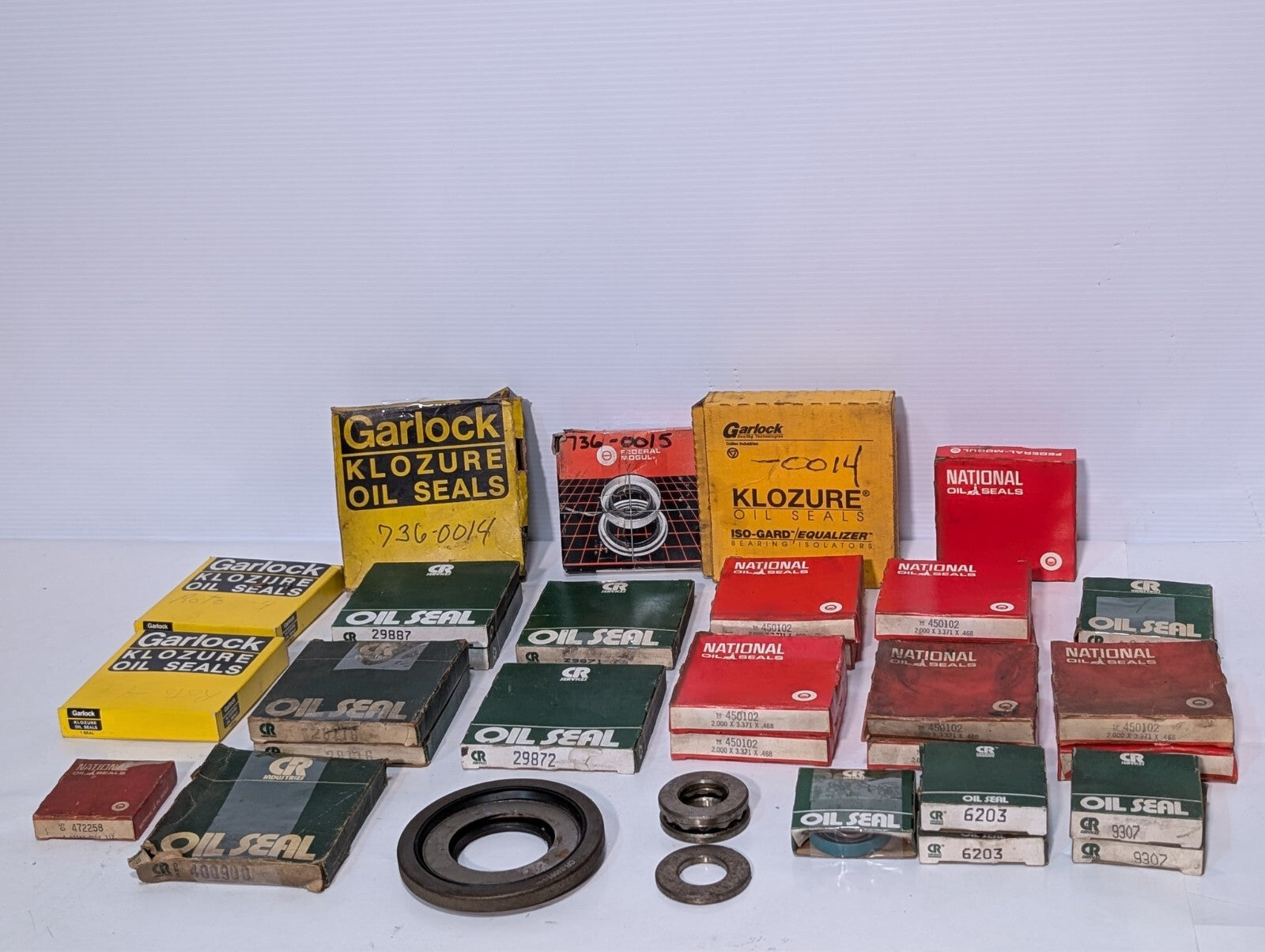 (31) Assorted Oil Seals, Garlock Klozure, National Seals, CR Services