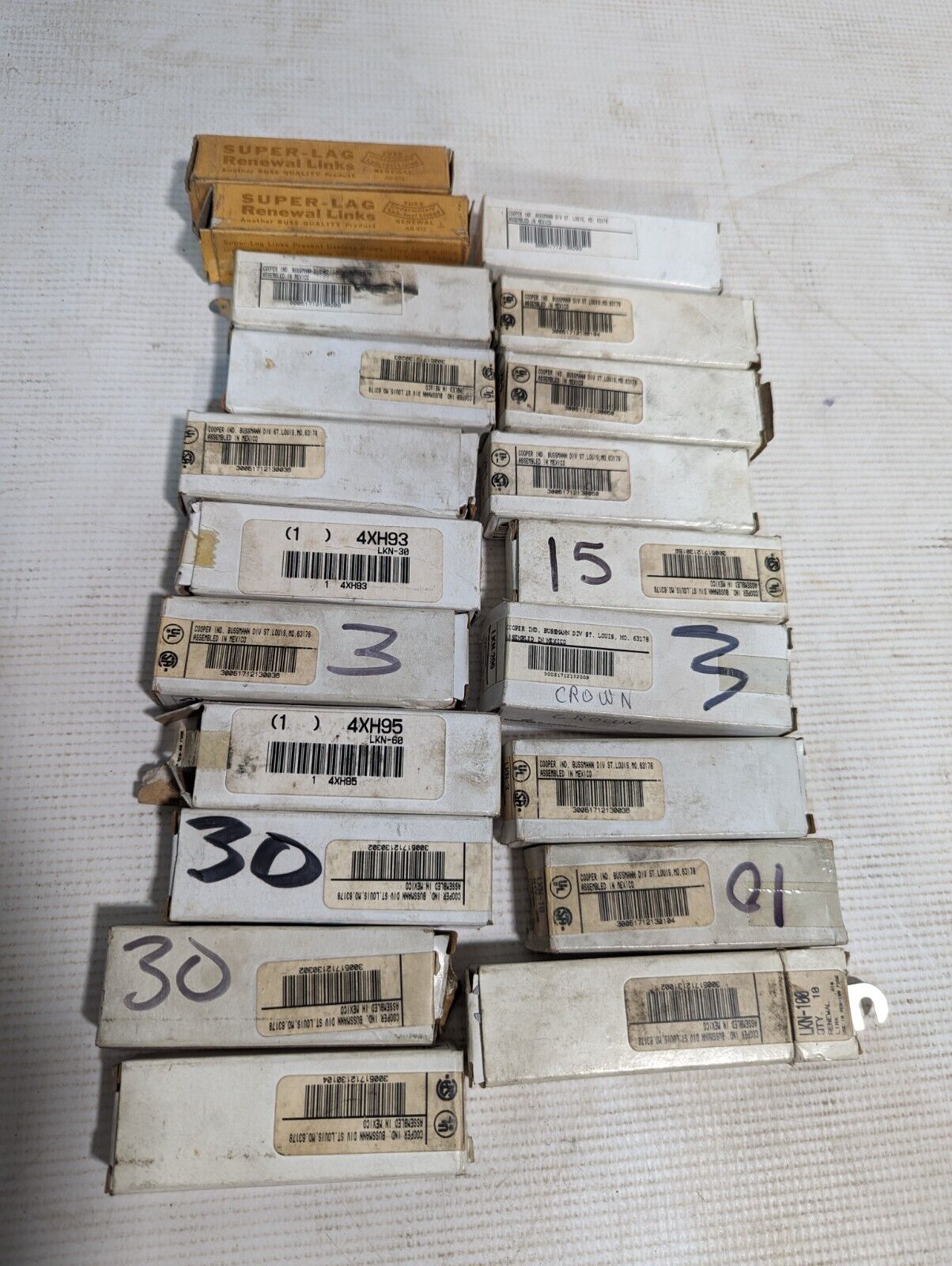 Large lot of Bussmann renewable fuses and links as pictured, REN3, REN30, REN60