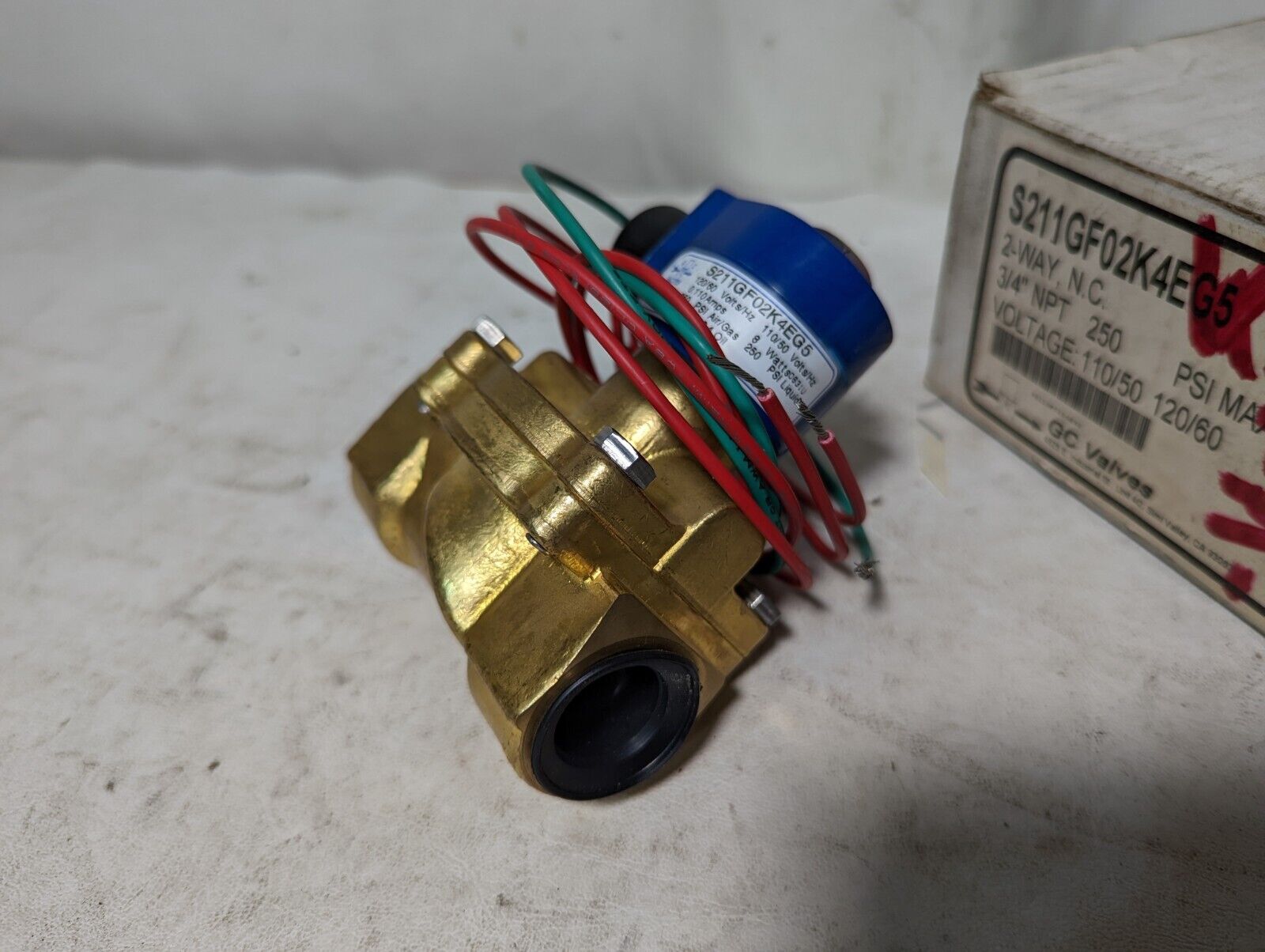 GC Valves S211GF02K4EG5 2-way valve, 3/4 NPT, 250PSI max, 110/120VAC