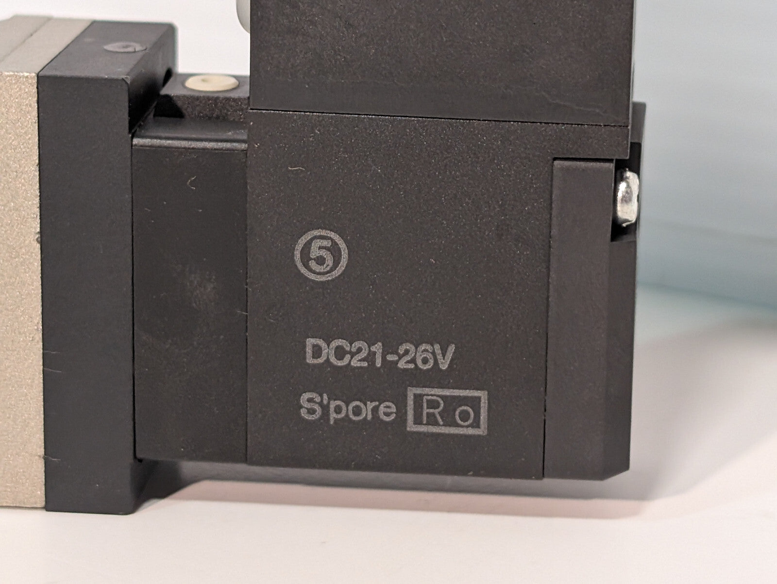 SMC VFS2120-5DZ-02T Solenoid Valve, TVFS2B26, 21-26VDC, VFS2000 Series