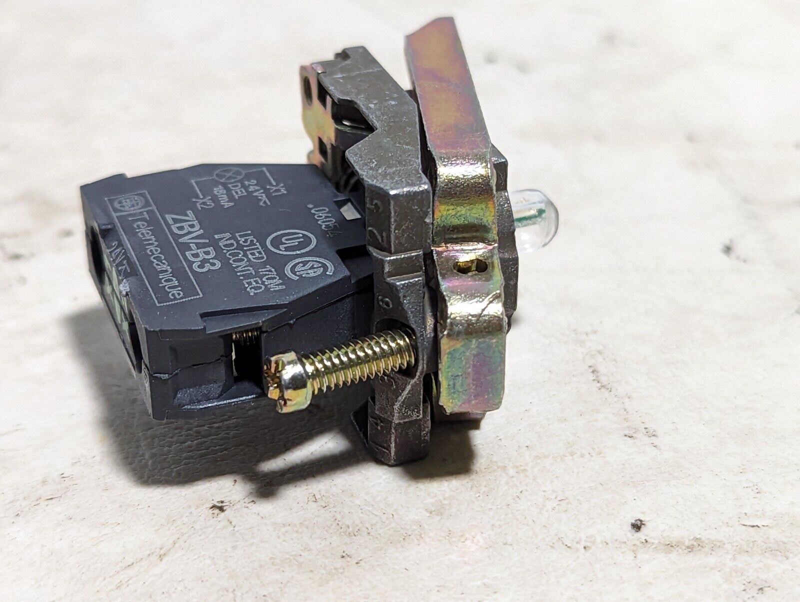Telemecanique 089192 blue pushbutton switch, XB4 BVB3