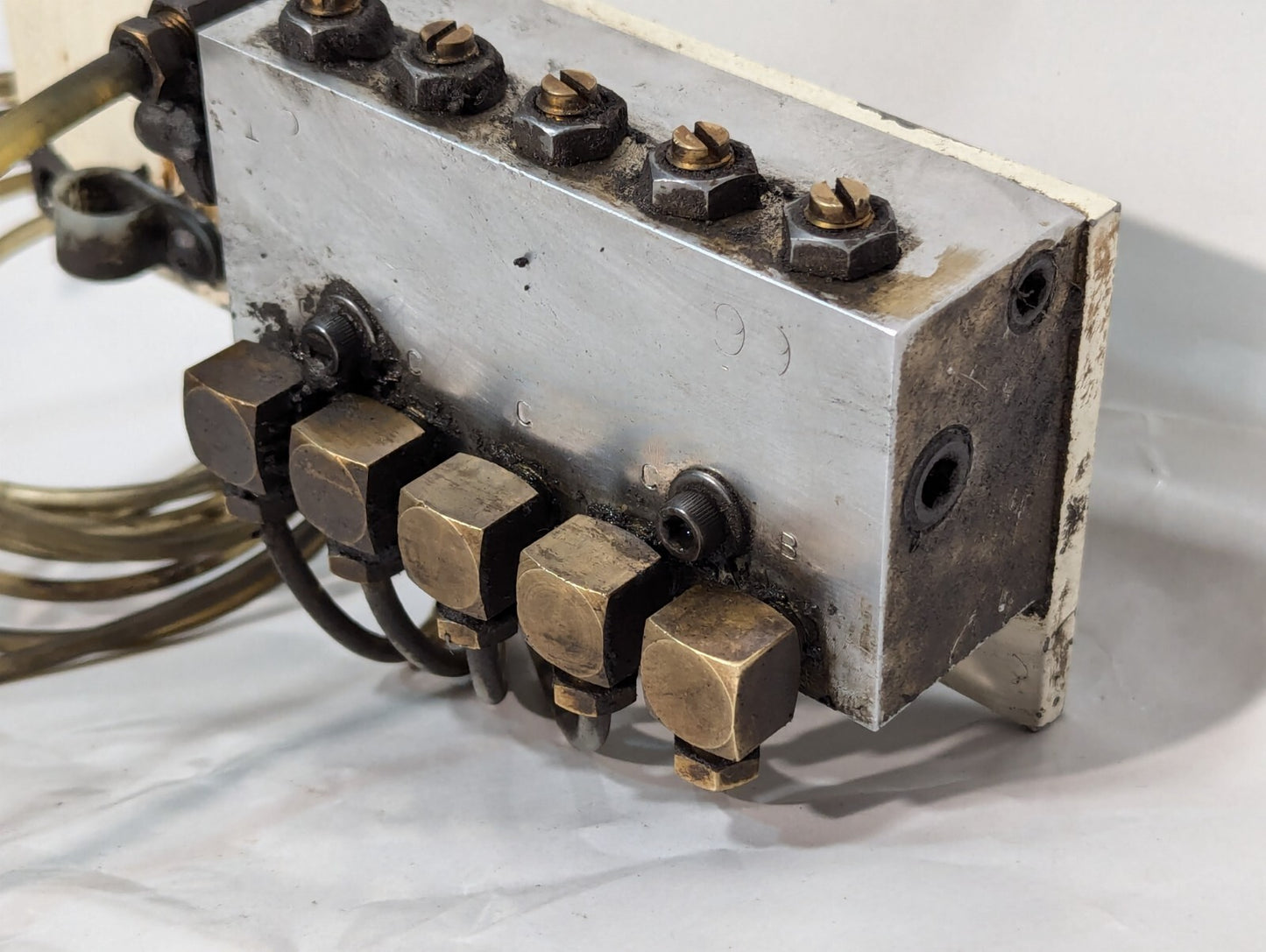 Unidentified Manifold Assembly
