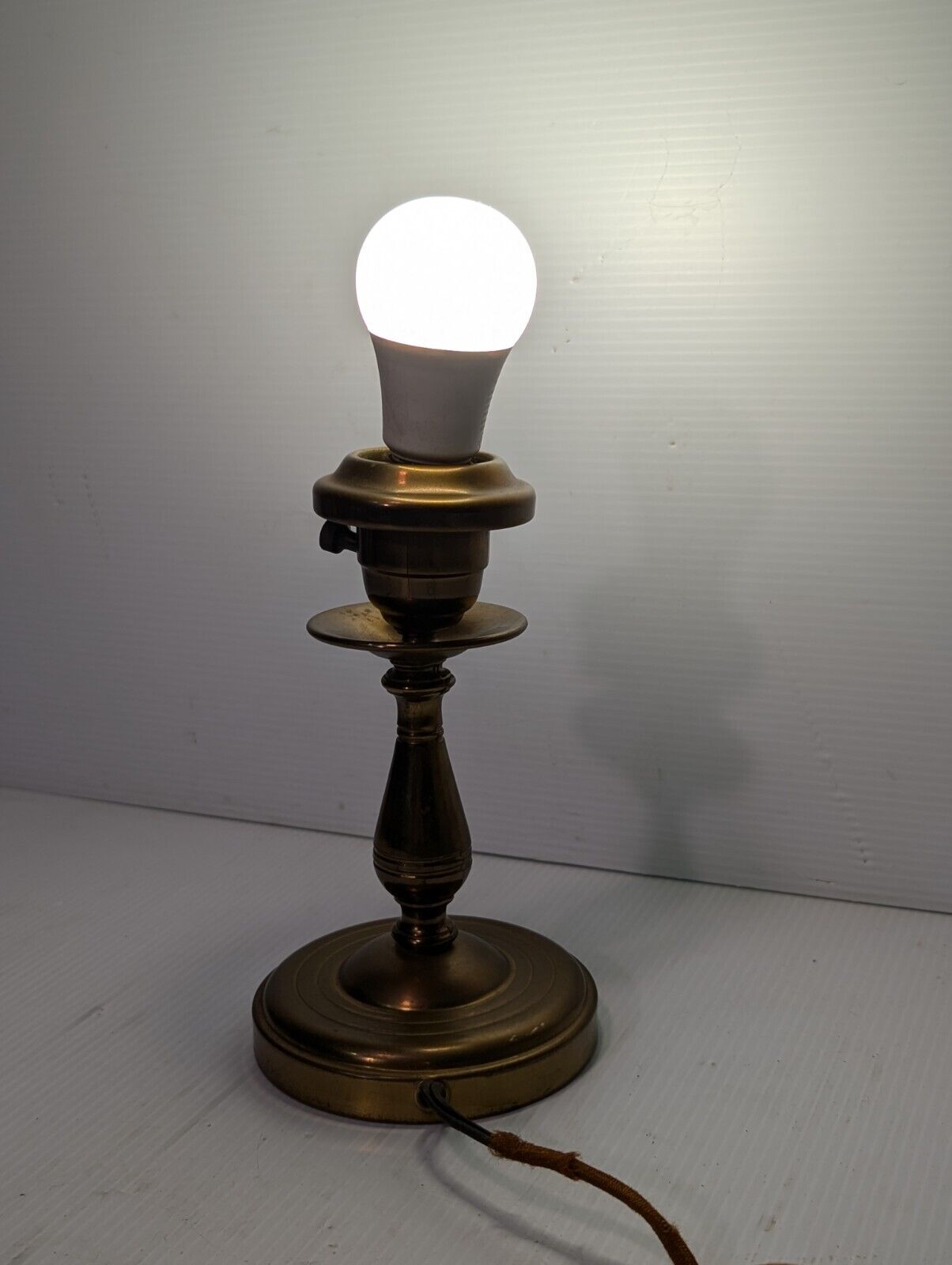 Vintage Mid Century Brass Stiffle Table Lamp 9X5 In - Free Shipping