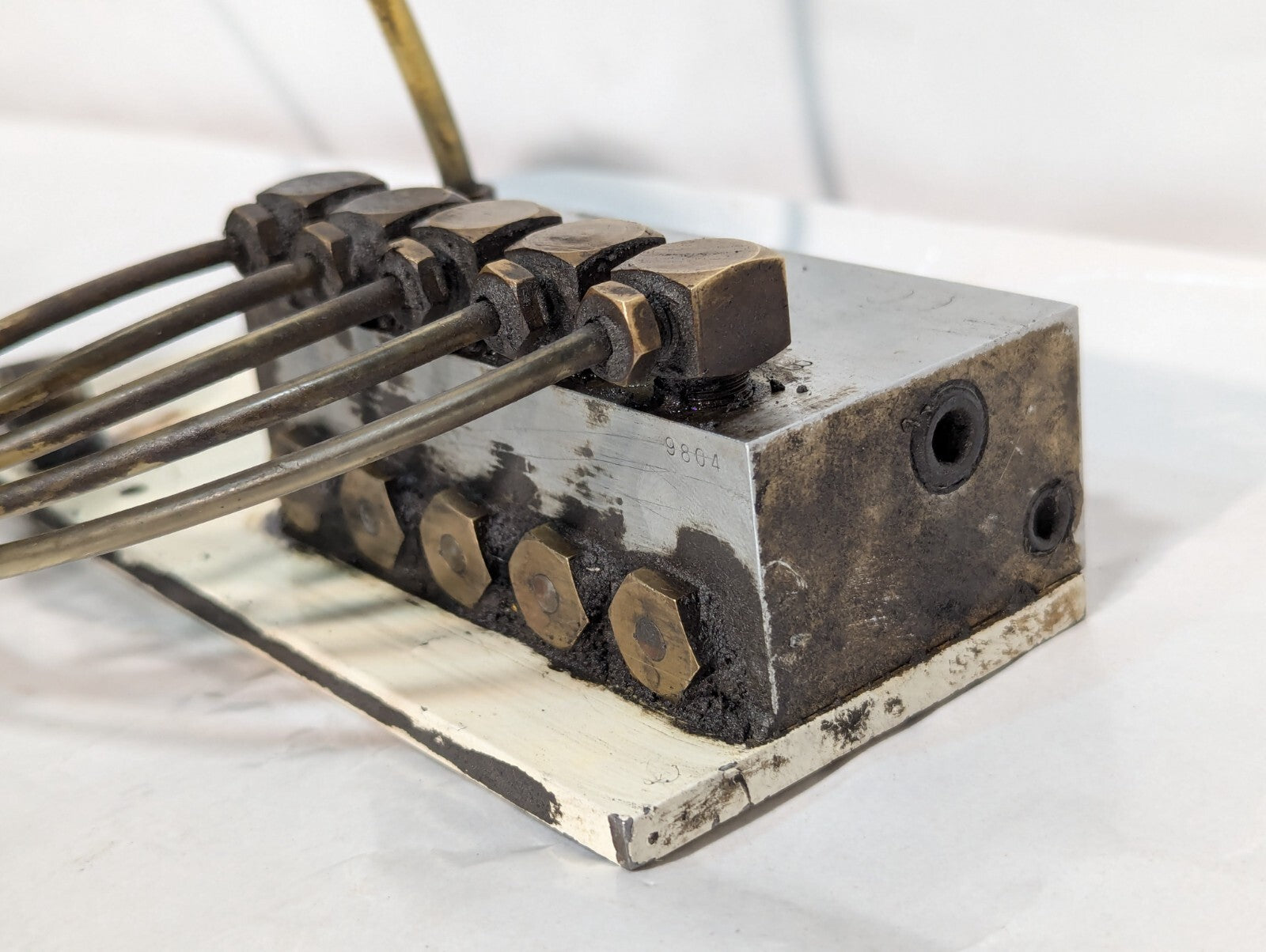 Unidentified Manifold Assembly
