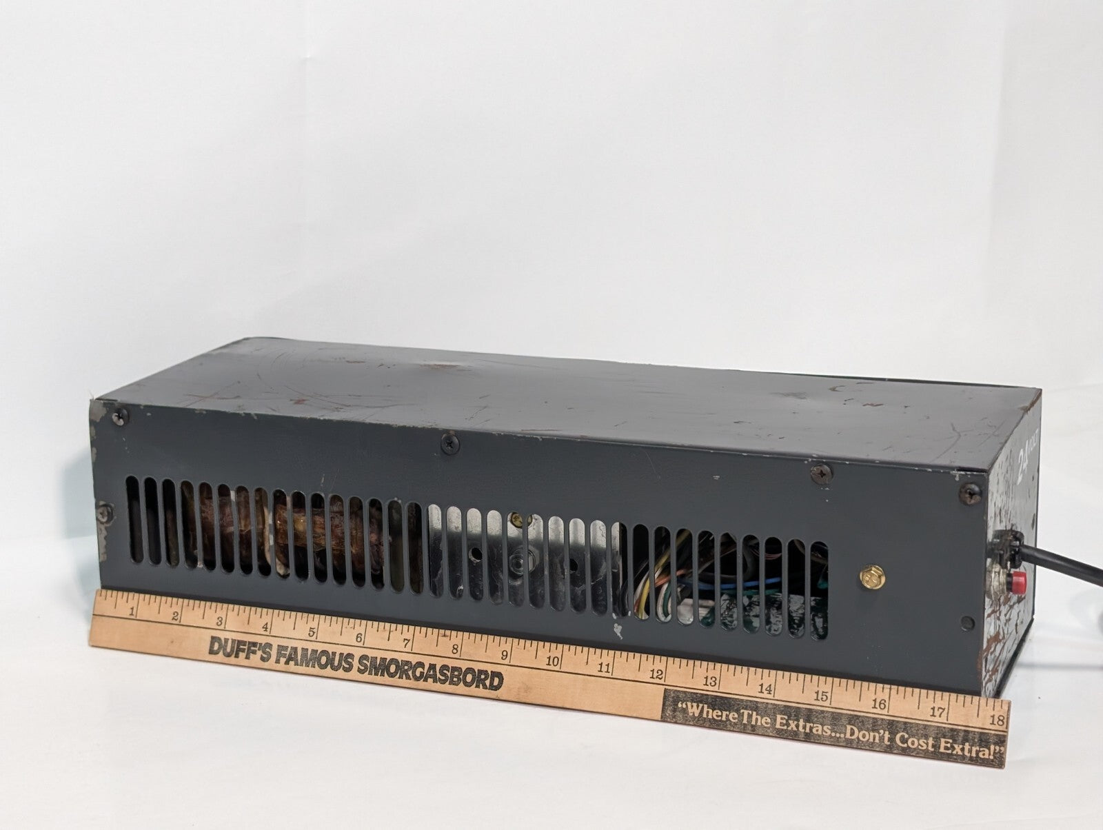 [1] Raymond SVR24251205/6 24 Volt GNB Pallet Pro Battery Charger