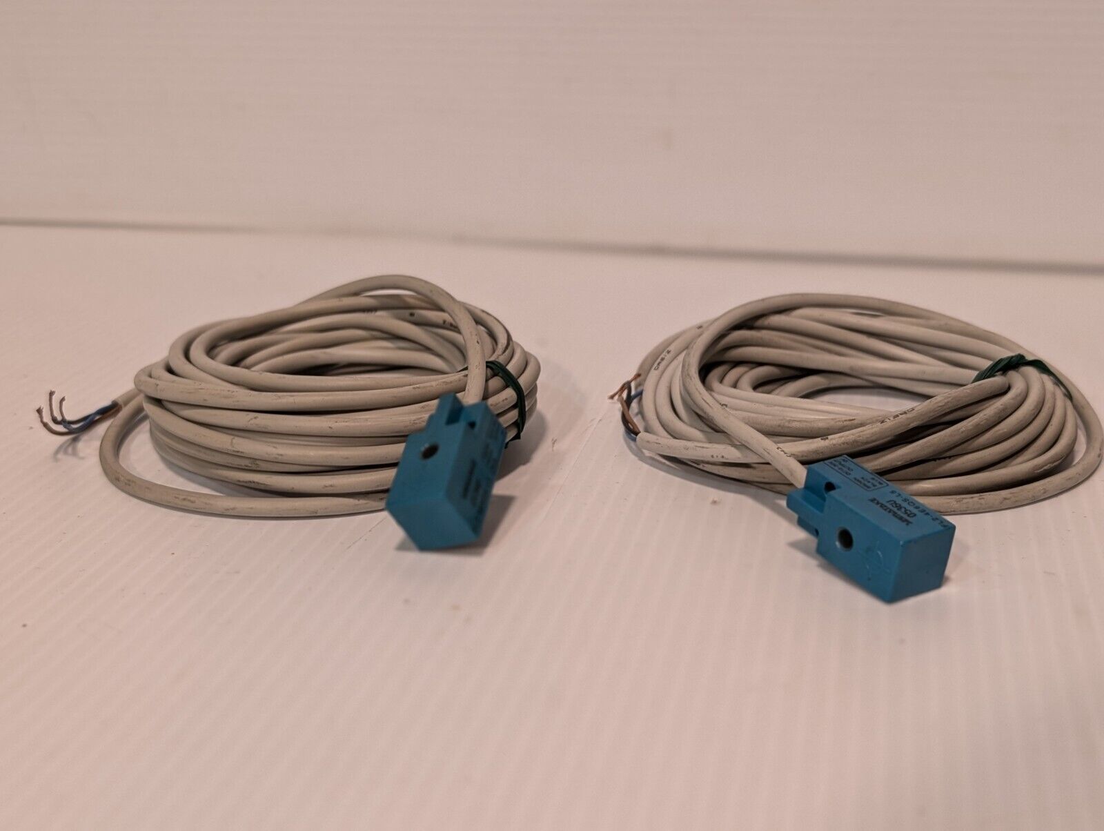 Yamatake FL2-4E6QS-L5 Proximity Switch Sensor 0536U, 10-30VDC -Free Shipping