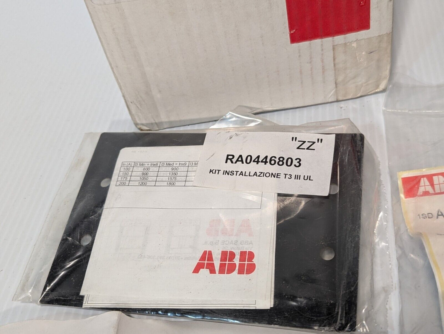 ABB T3N175TWA Circuit Breaker, 175A, 600VAC, 3-Pole, w/Accessories - Free Ship