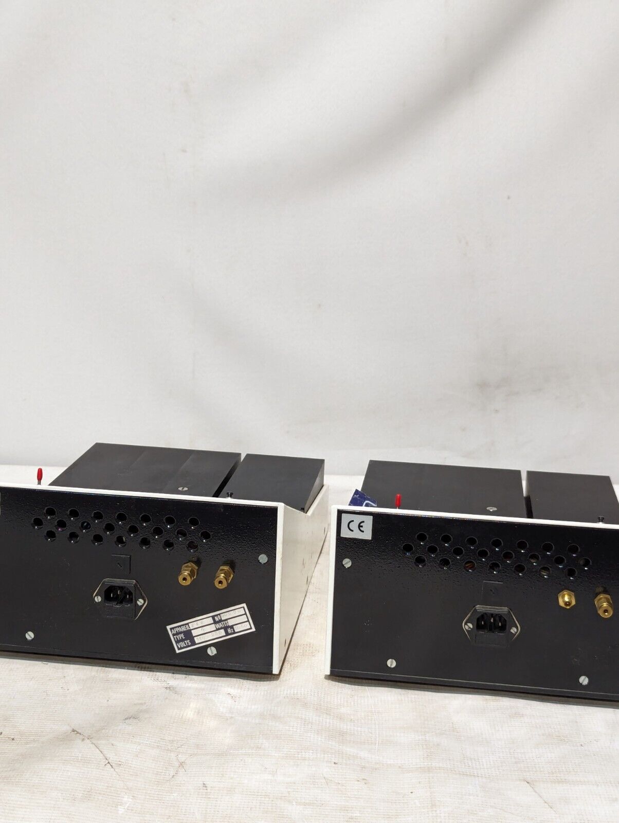 Ste Carteau & OTS FIV 6 incubator